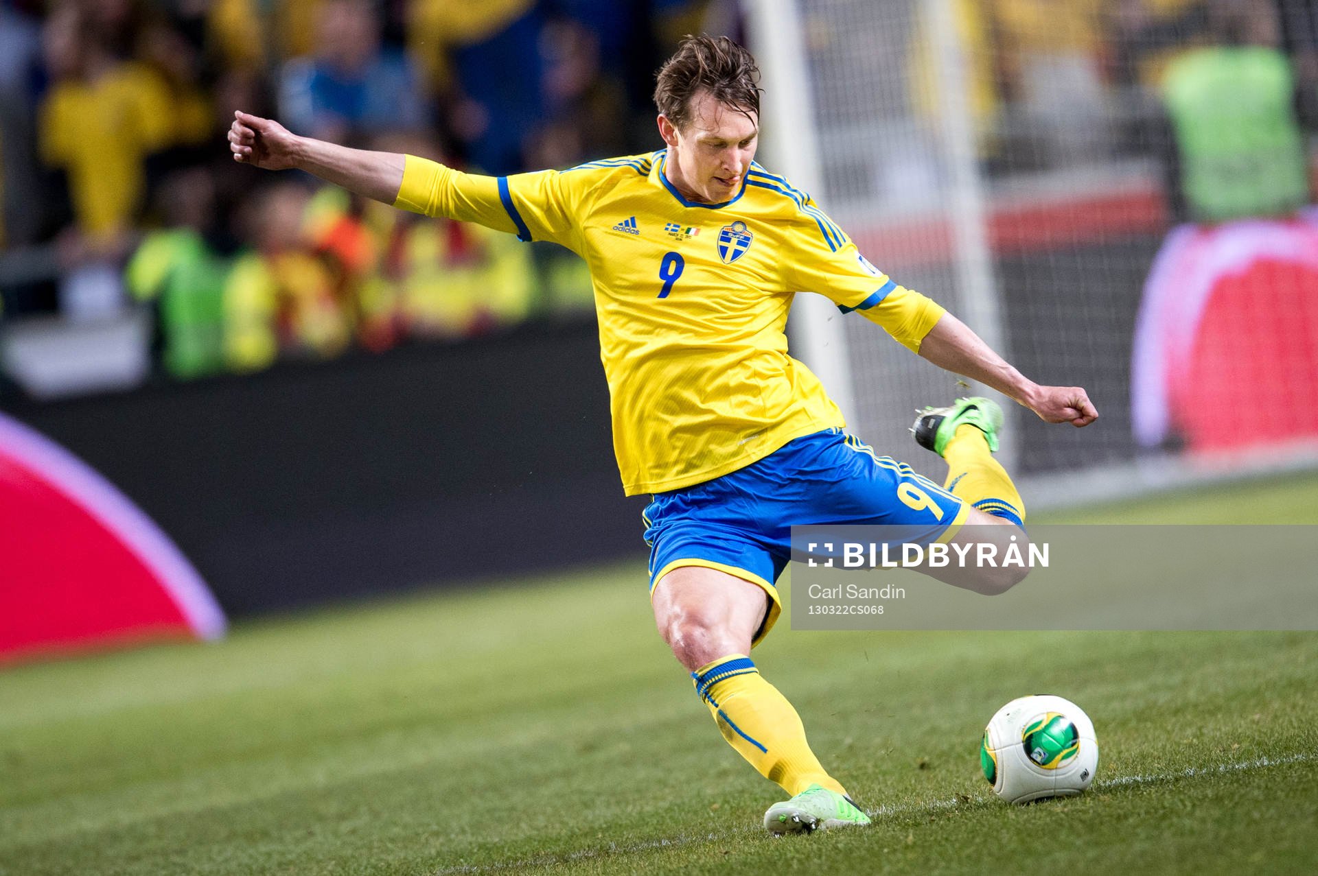 Kim Källström, Sverige, laddar för skott