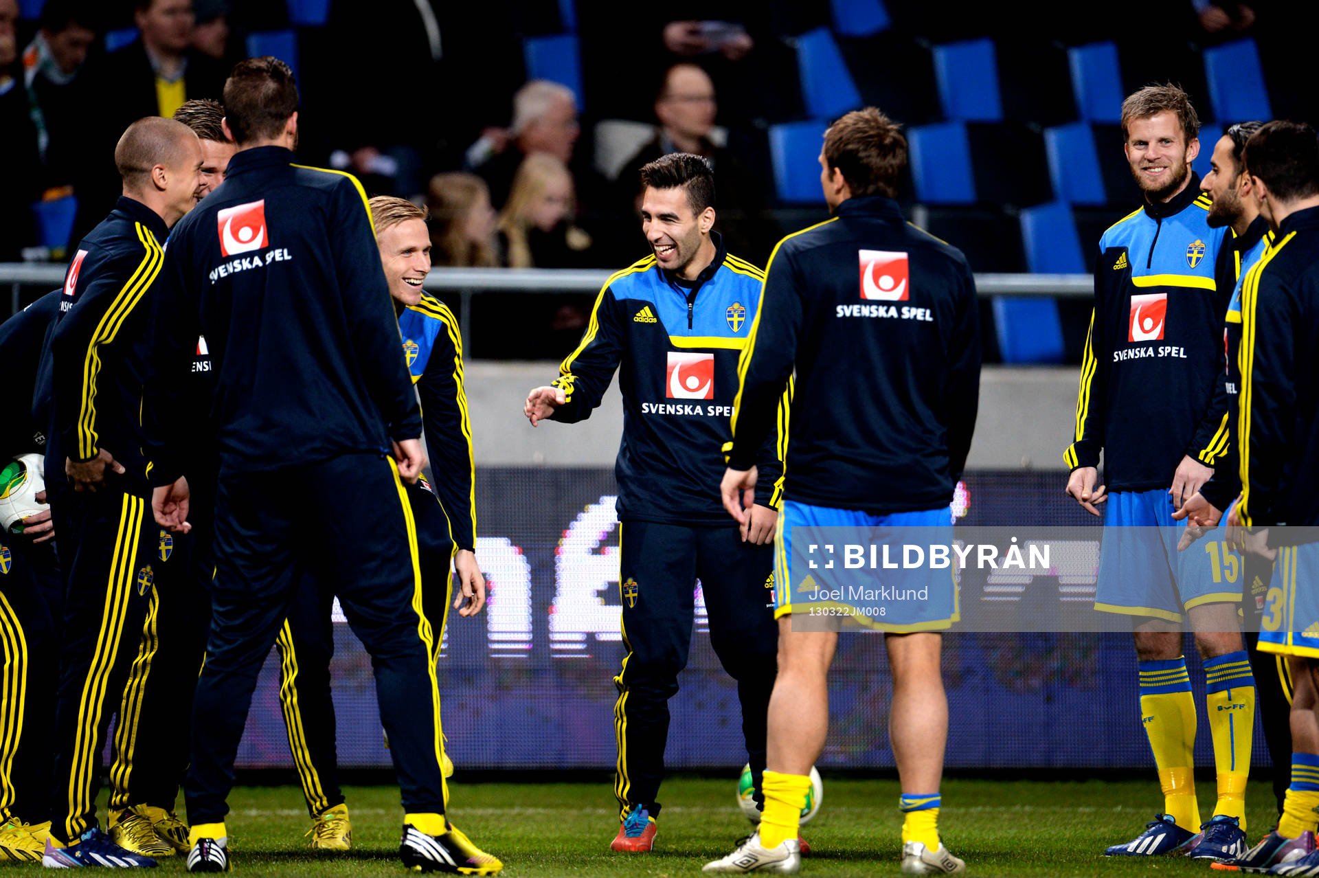 Sverige och Jimmy Durmaz värmer upp