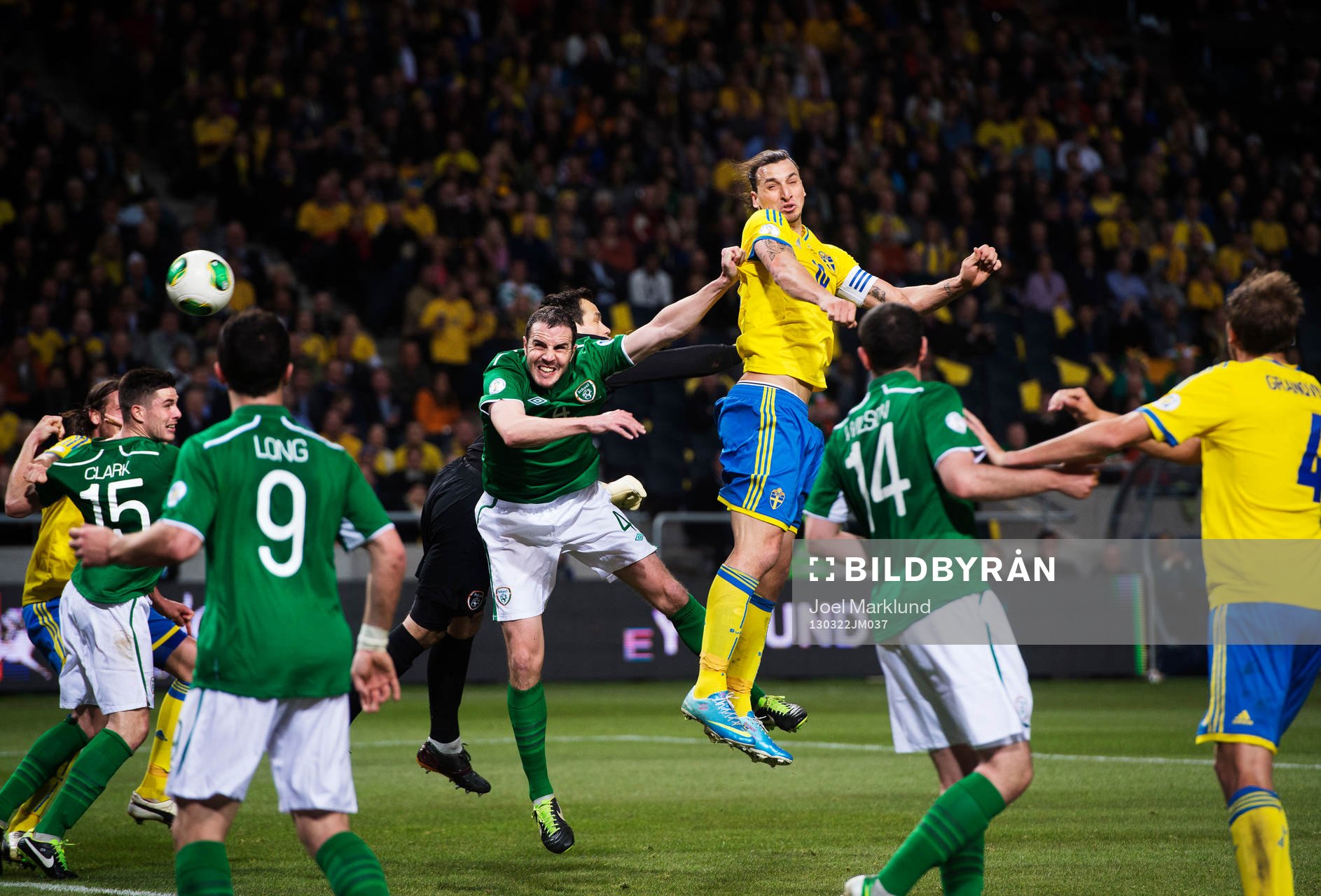Zlatan Ibrahimovic, Sverige, nickar bollen mot mål