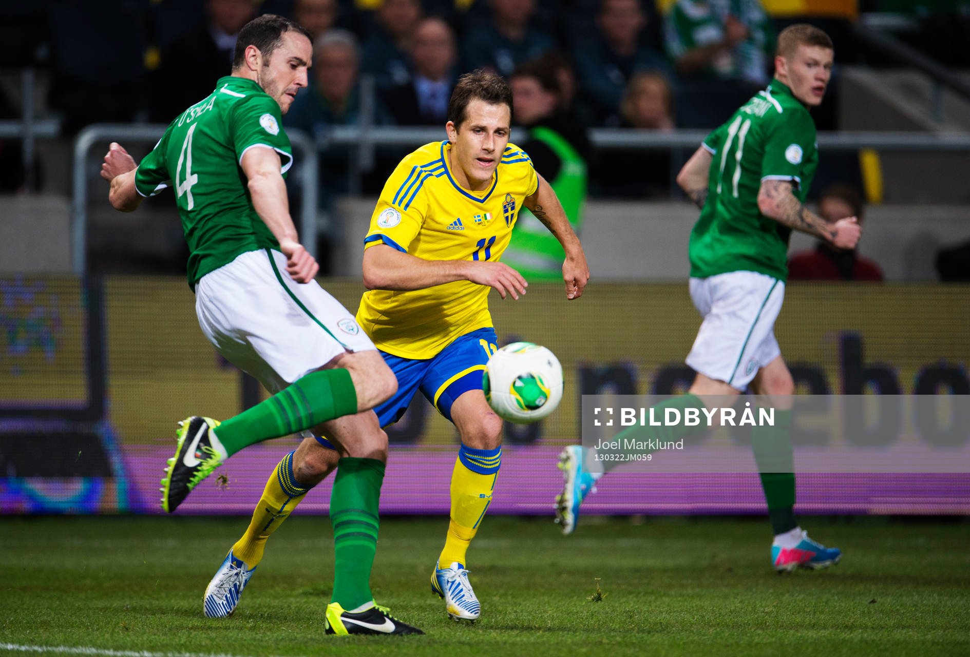 Tobias Hysén, Sverige, jagar bollen