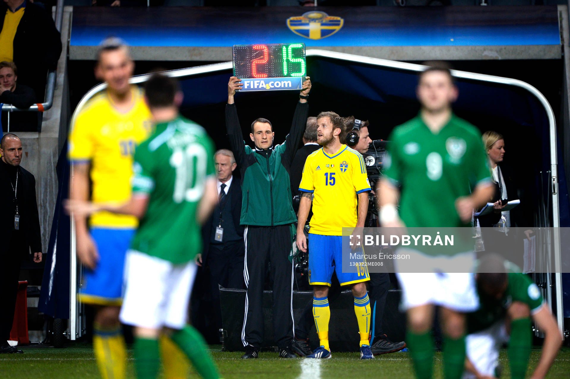 Sverige byter Mikael Lustig mot Mikael Antonsson till andra