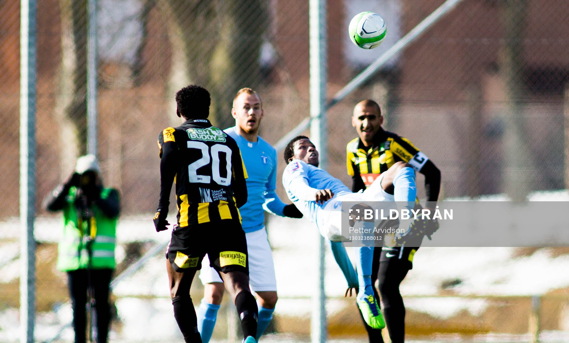 Benjamin Fadi, Malmö FF, testar en cykelspark
