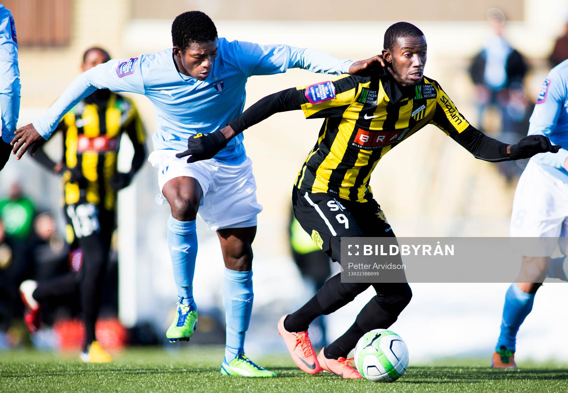 Benjamin Fadi, Malmö FF, i kamp med, Dioh Williams, Häcken