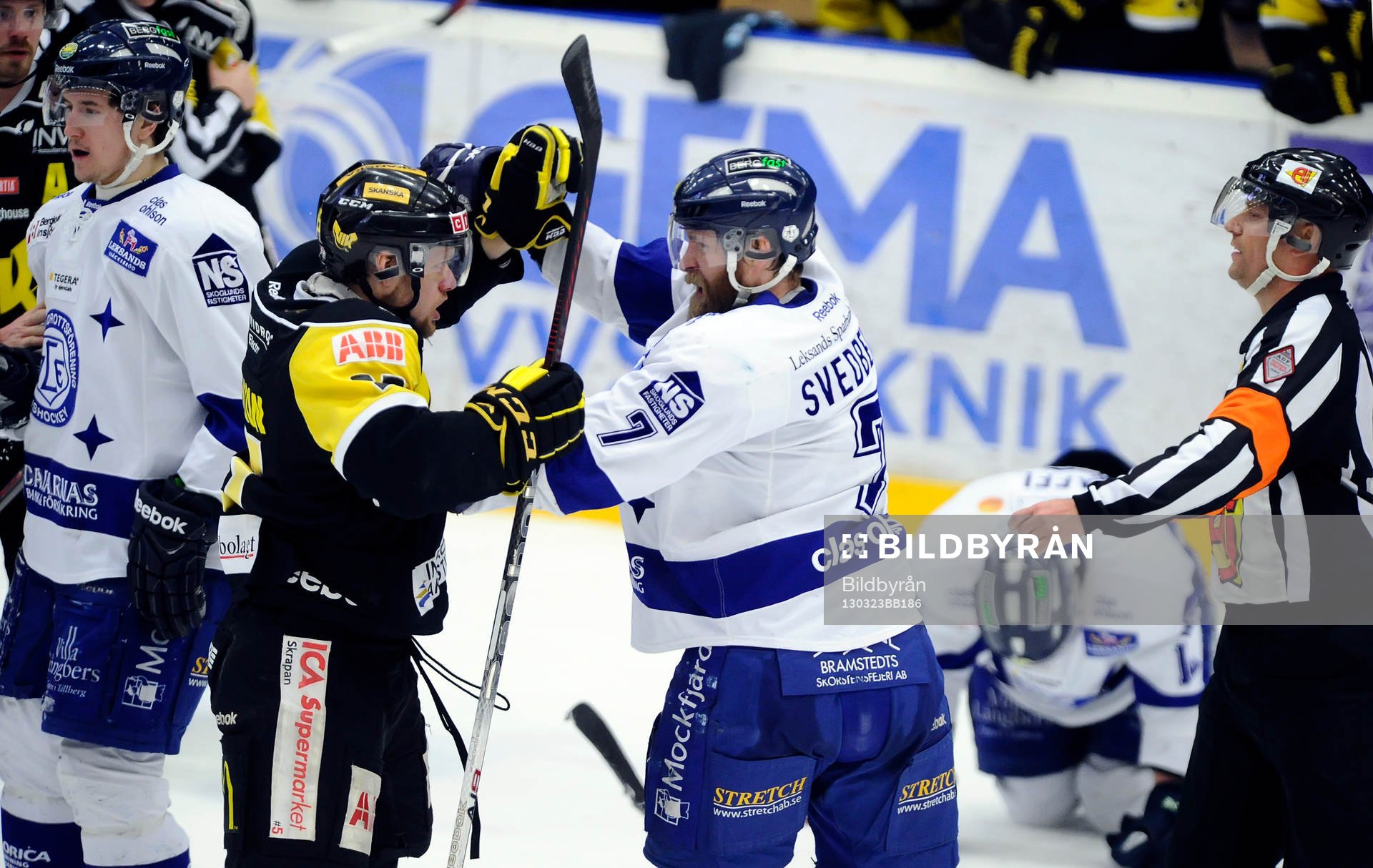 Slagsmål mellan Leksands nr 7 Johan Svedberg och