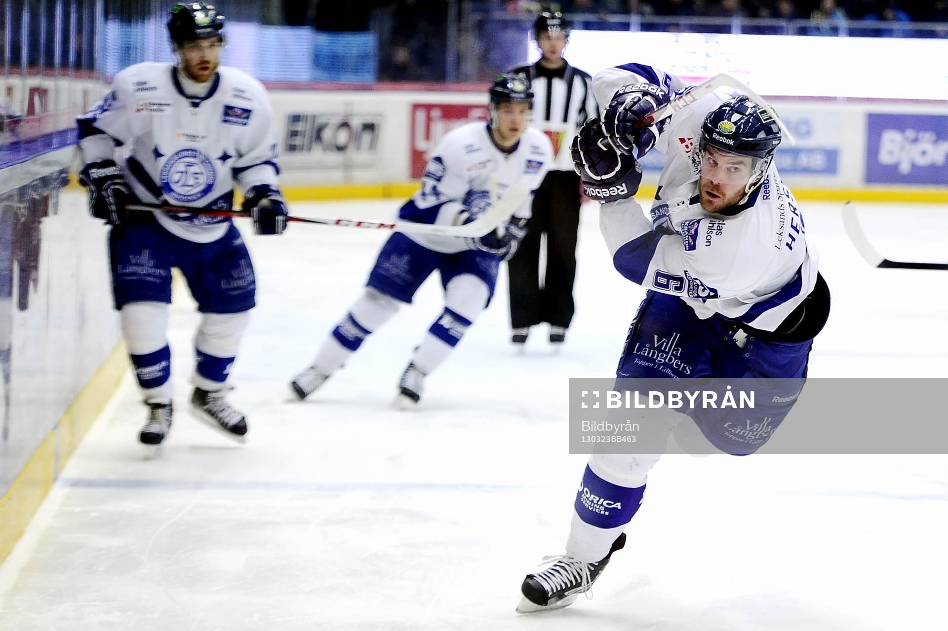 Leksands nr 6 Patrik Hersley står på ett ben