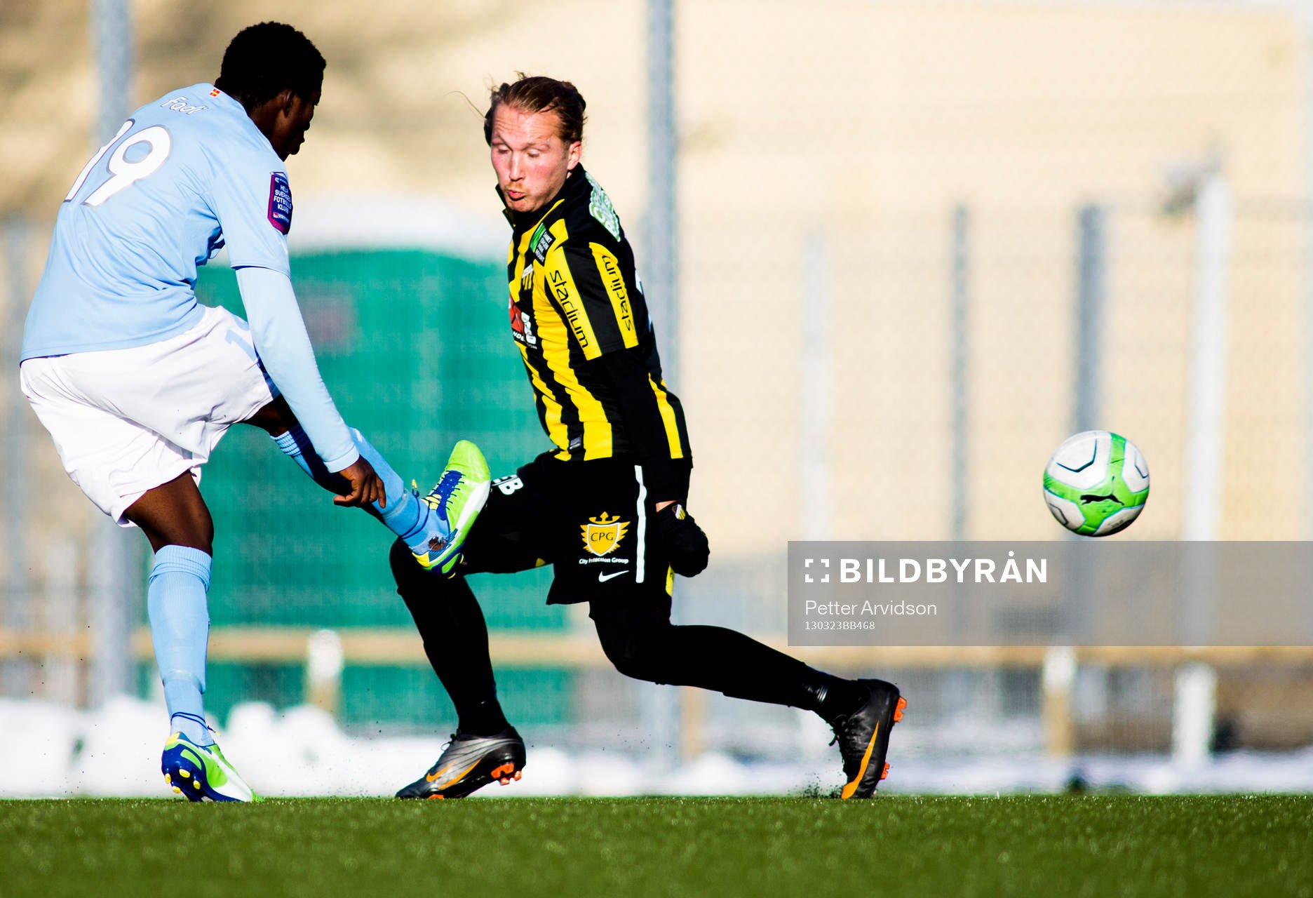 Benjamin Fadi, Malmö FF, testar skott