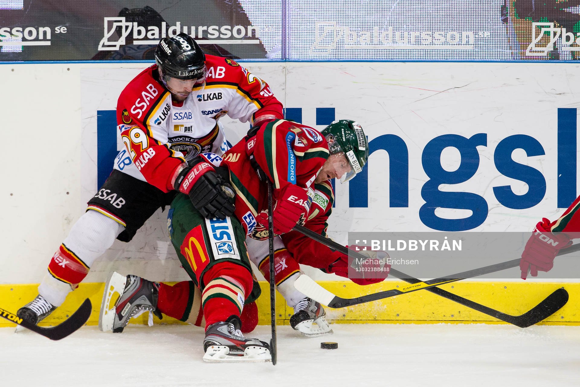 Chris Abbott, Luleå trycker ned Per-Johan Axelsson,