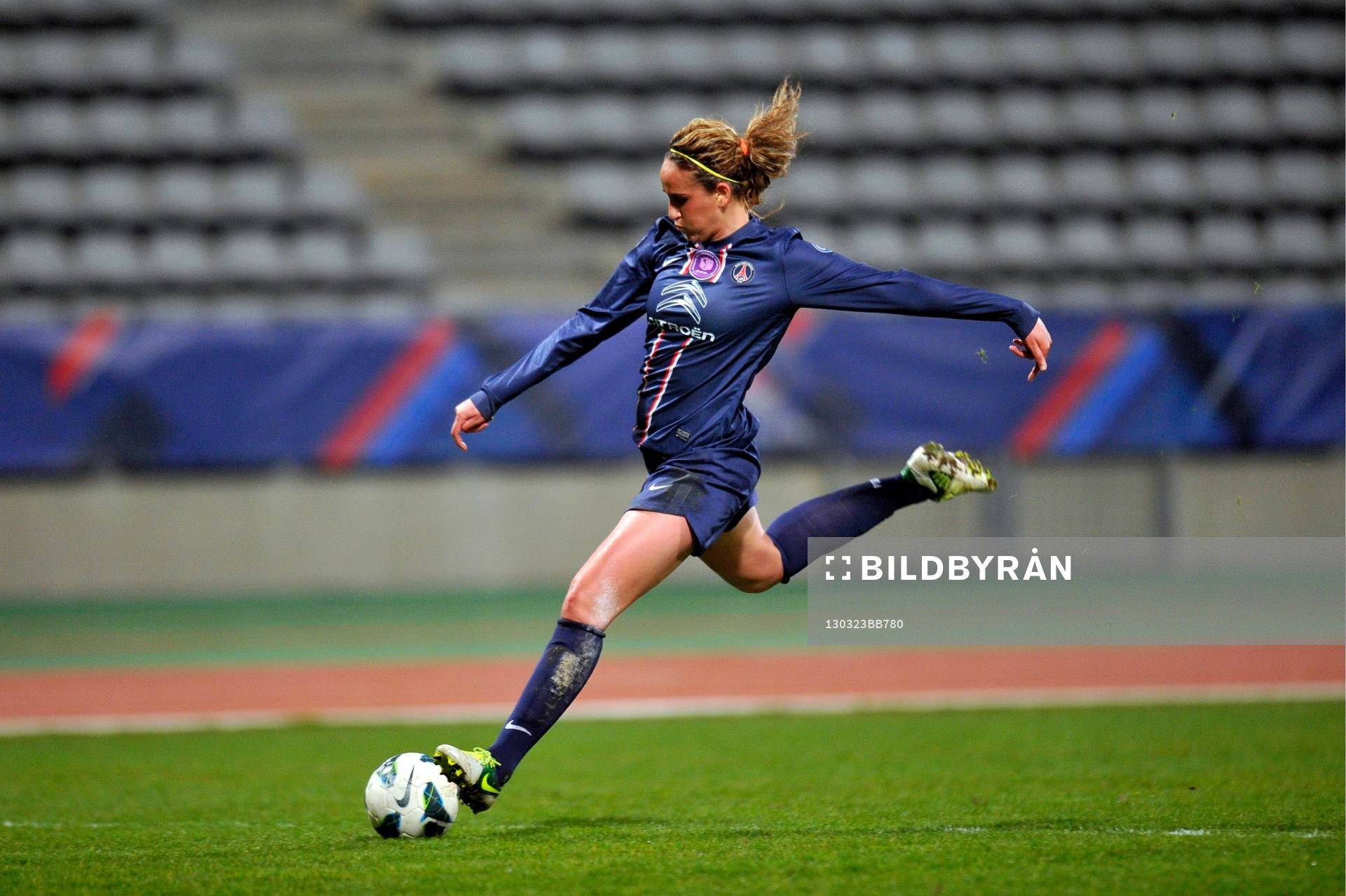 Fotboll, Franska cupen, Dam, Paris Saint Germain - Juvisy: Kheira HAMRAOUI - 23.03.2013 - Paris Saint Germain / Juvisy - 1/8finale de la Coupe de France Feminine