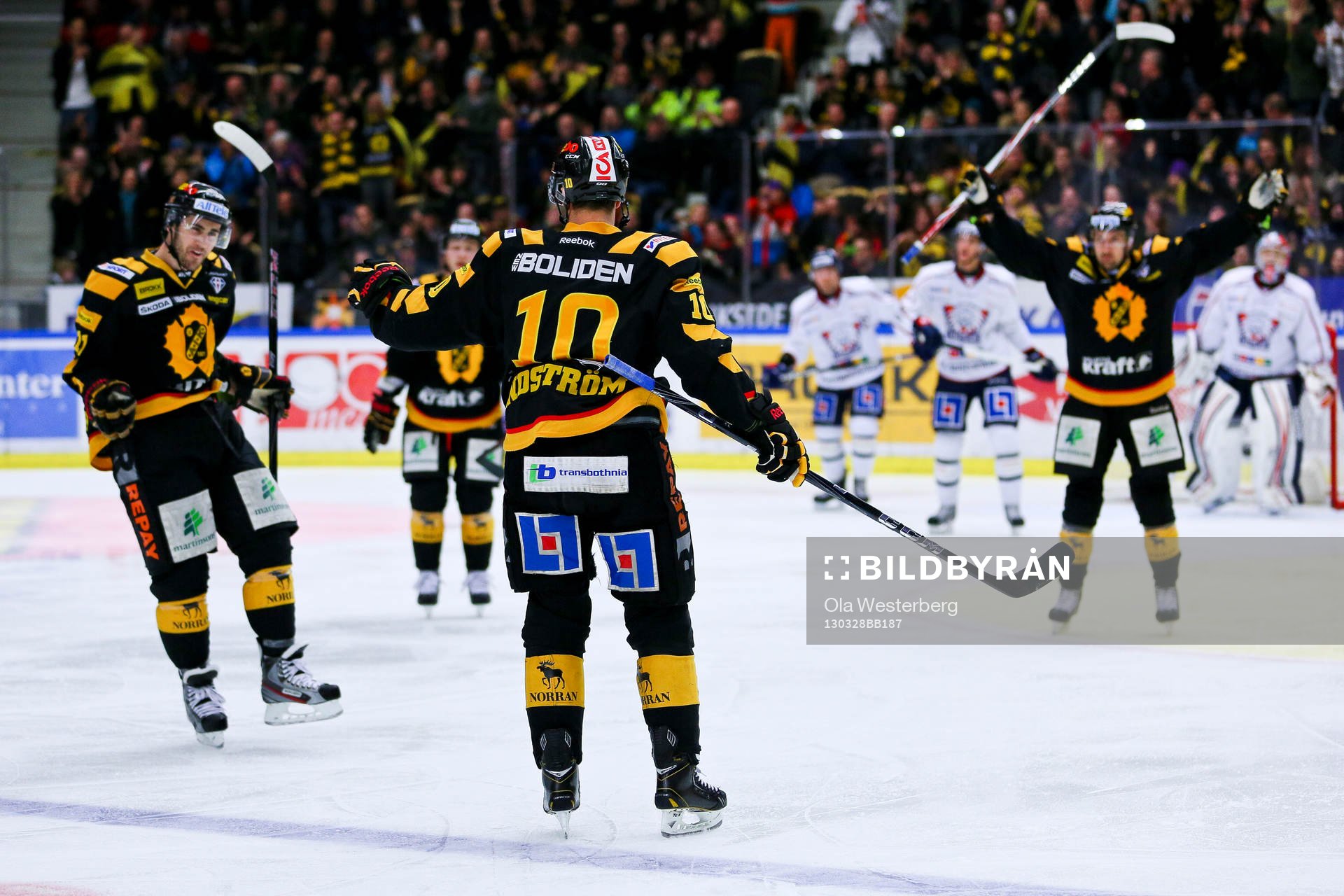Skellefteås Joakim Lindström jublar
