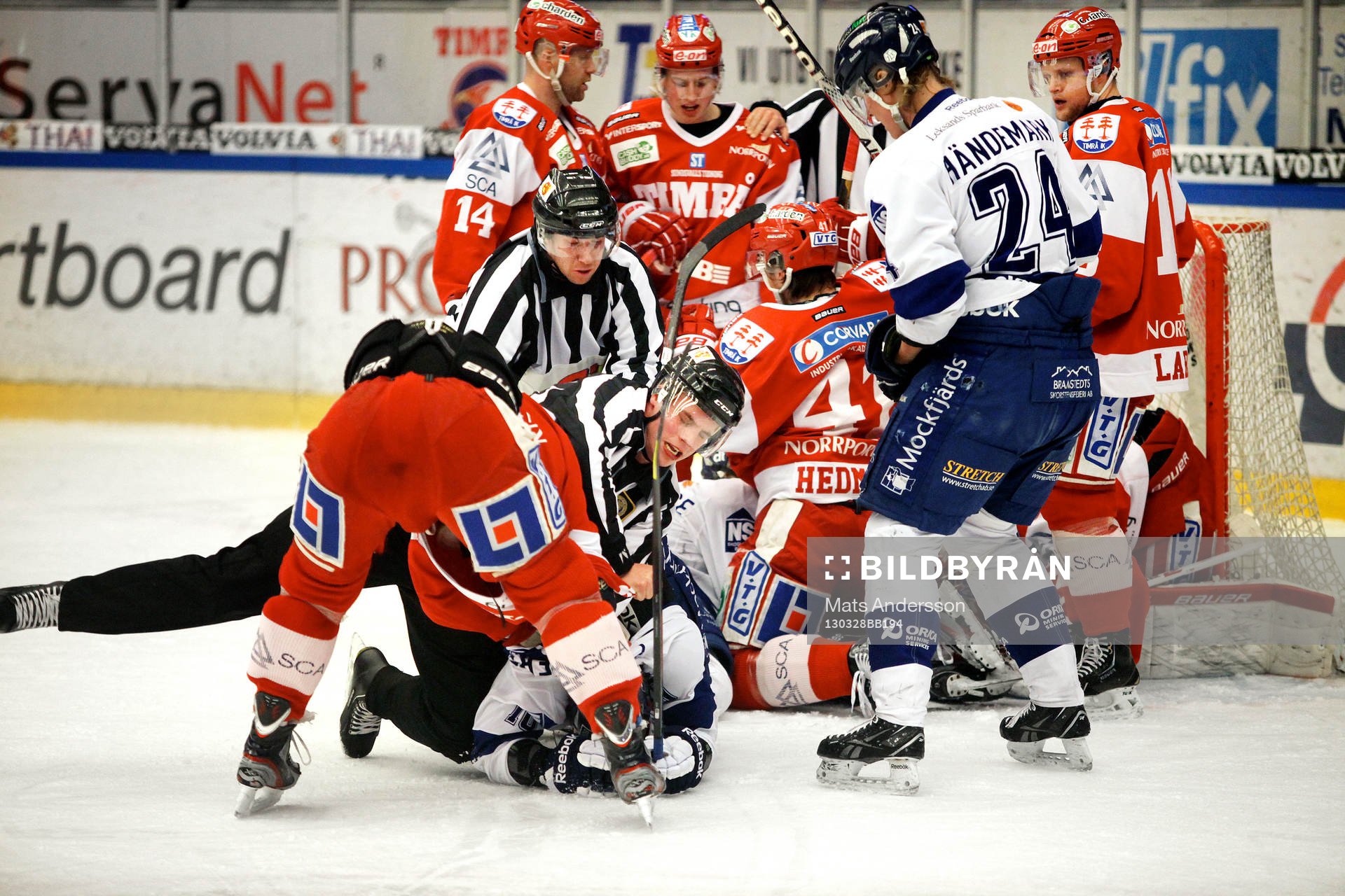 Slagsmål i matchen mellan Timrå IK och Leksand IF i