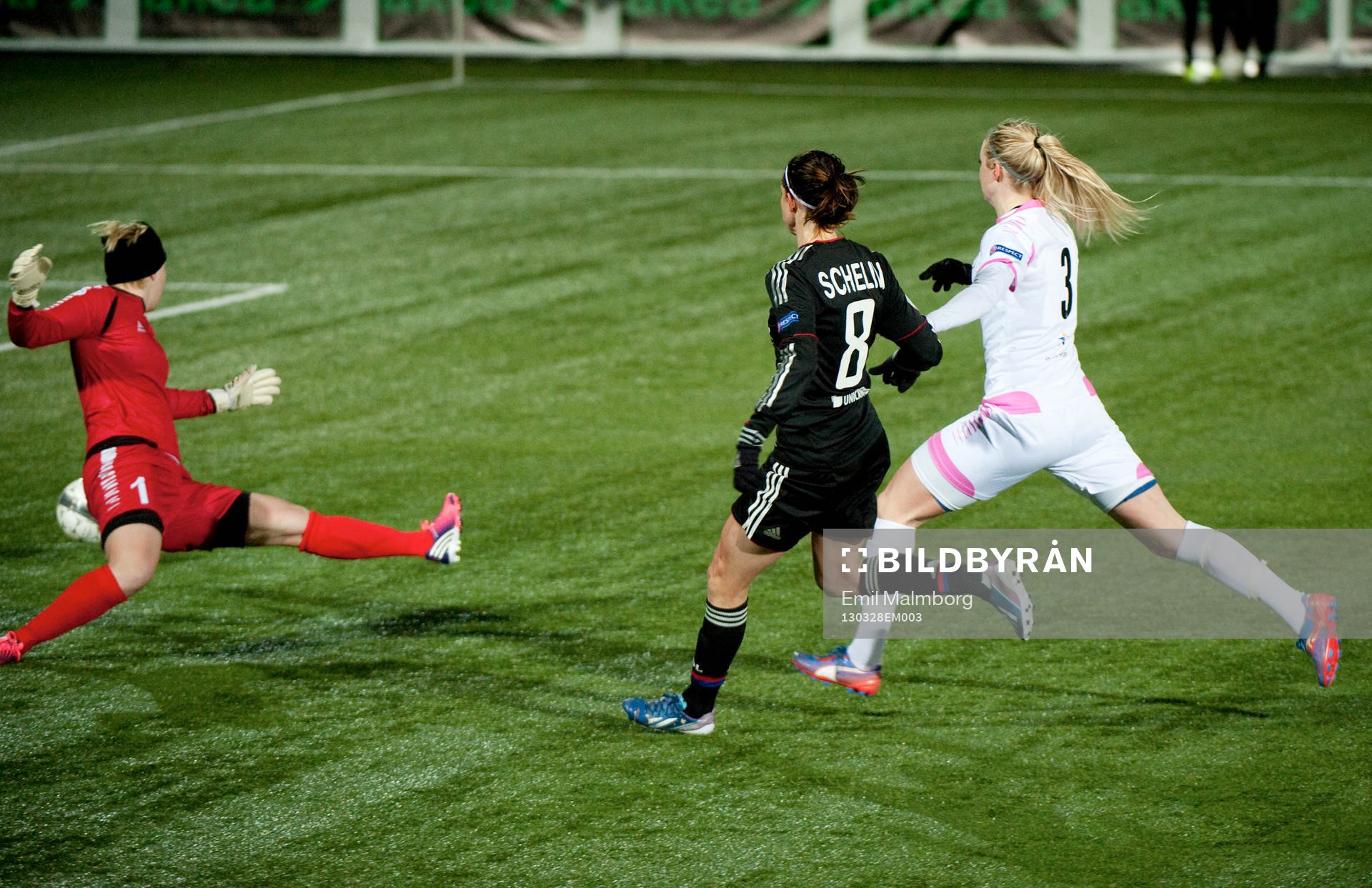 Lotta Schelin, Lyon rycker loss och gör 1-0