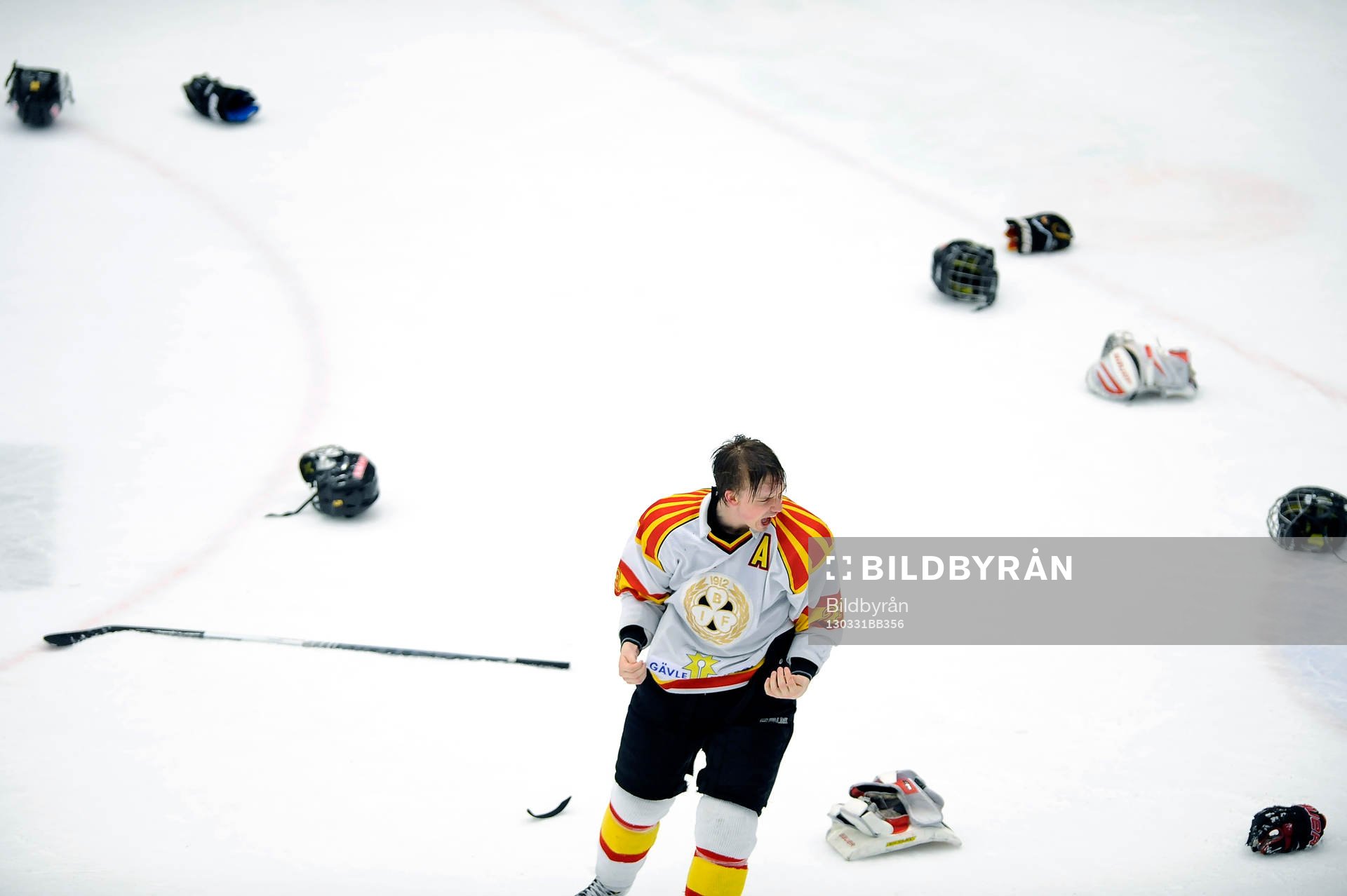 Brynäs nr 23 Marcus Lindblom jublar