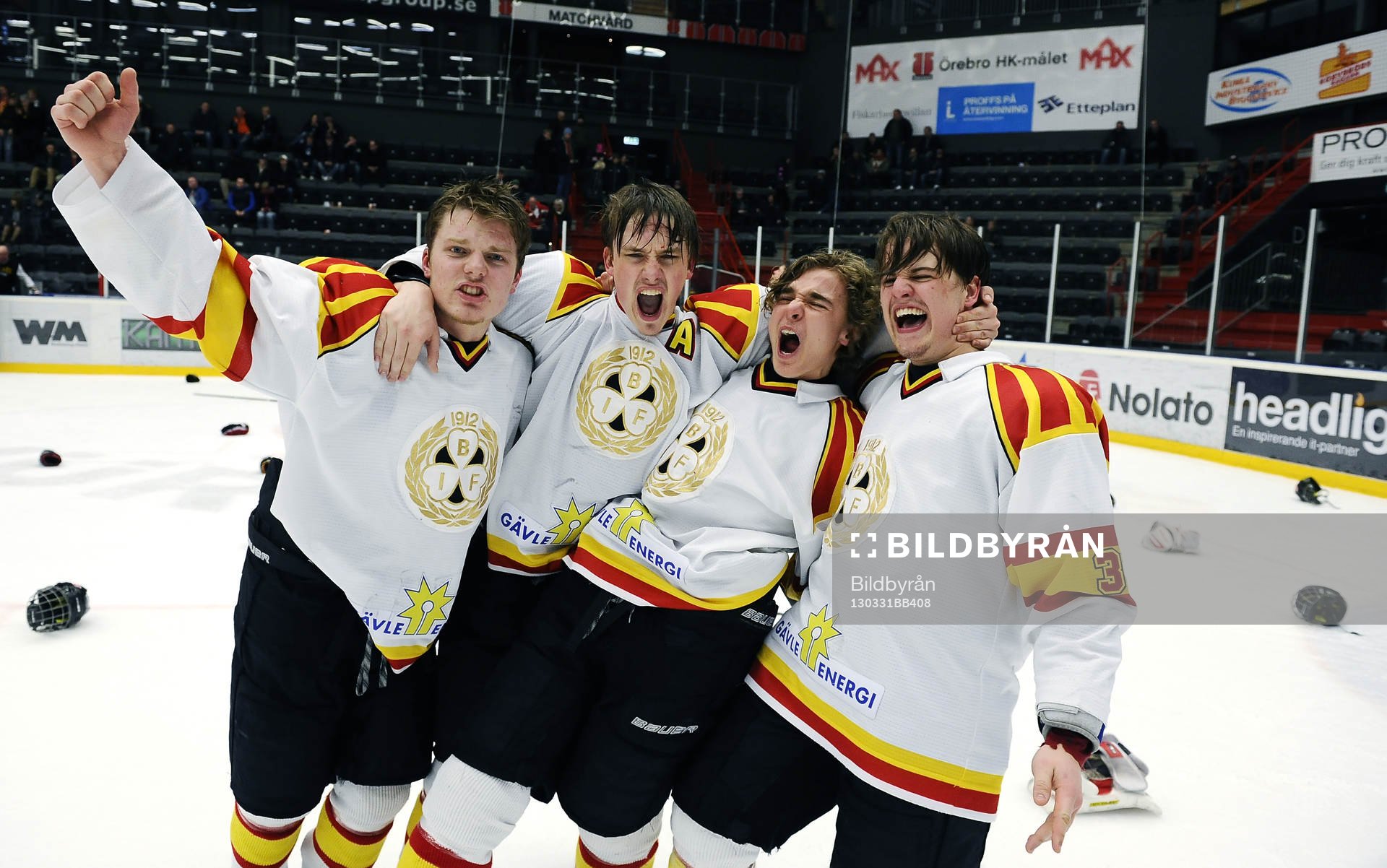 Från vänster Brynäs nr 48 Johannes Nilsson, nr 23 Marcus