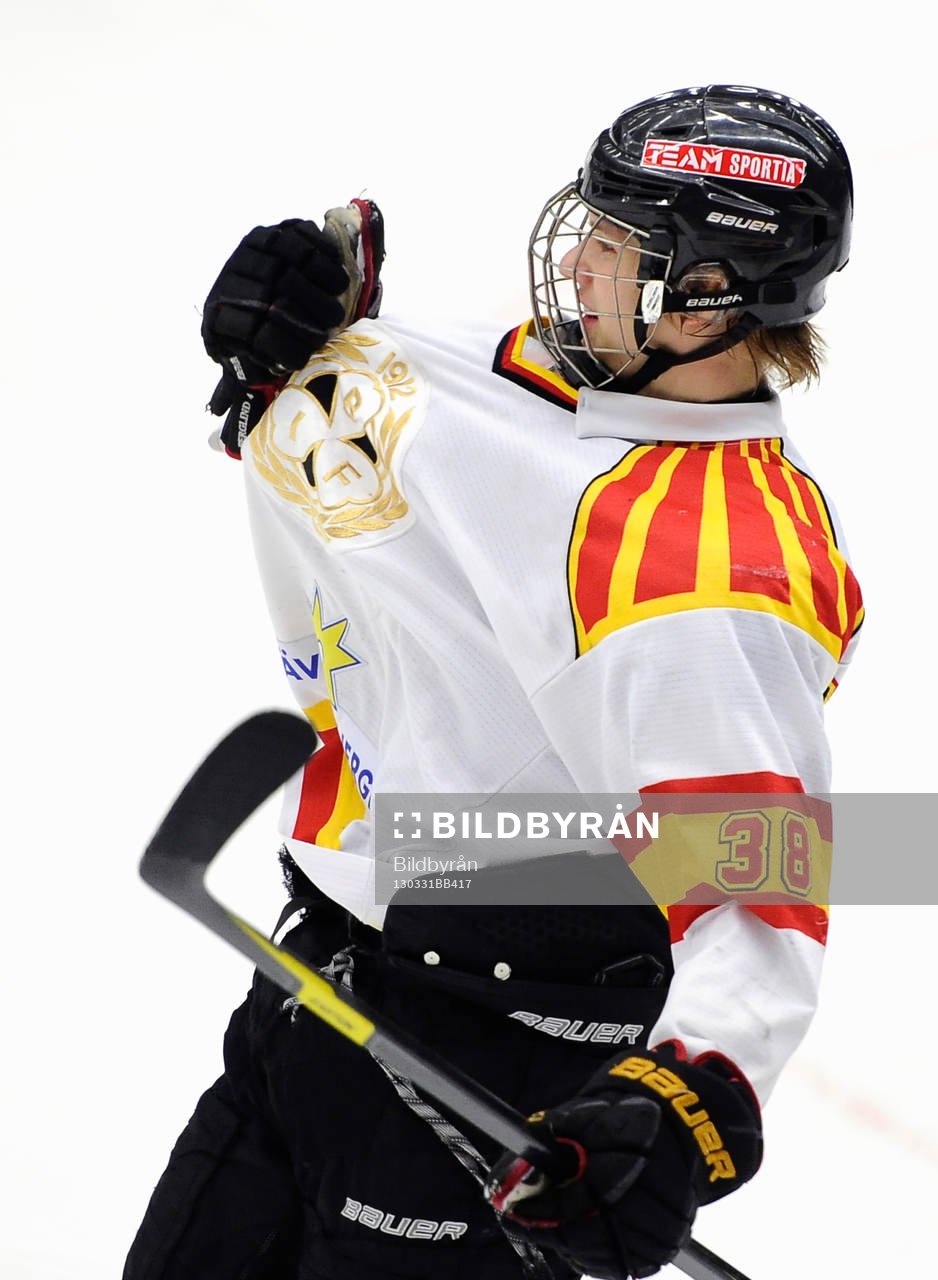 Oskar Lindblom bröstar upp sig