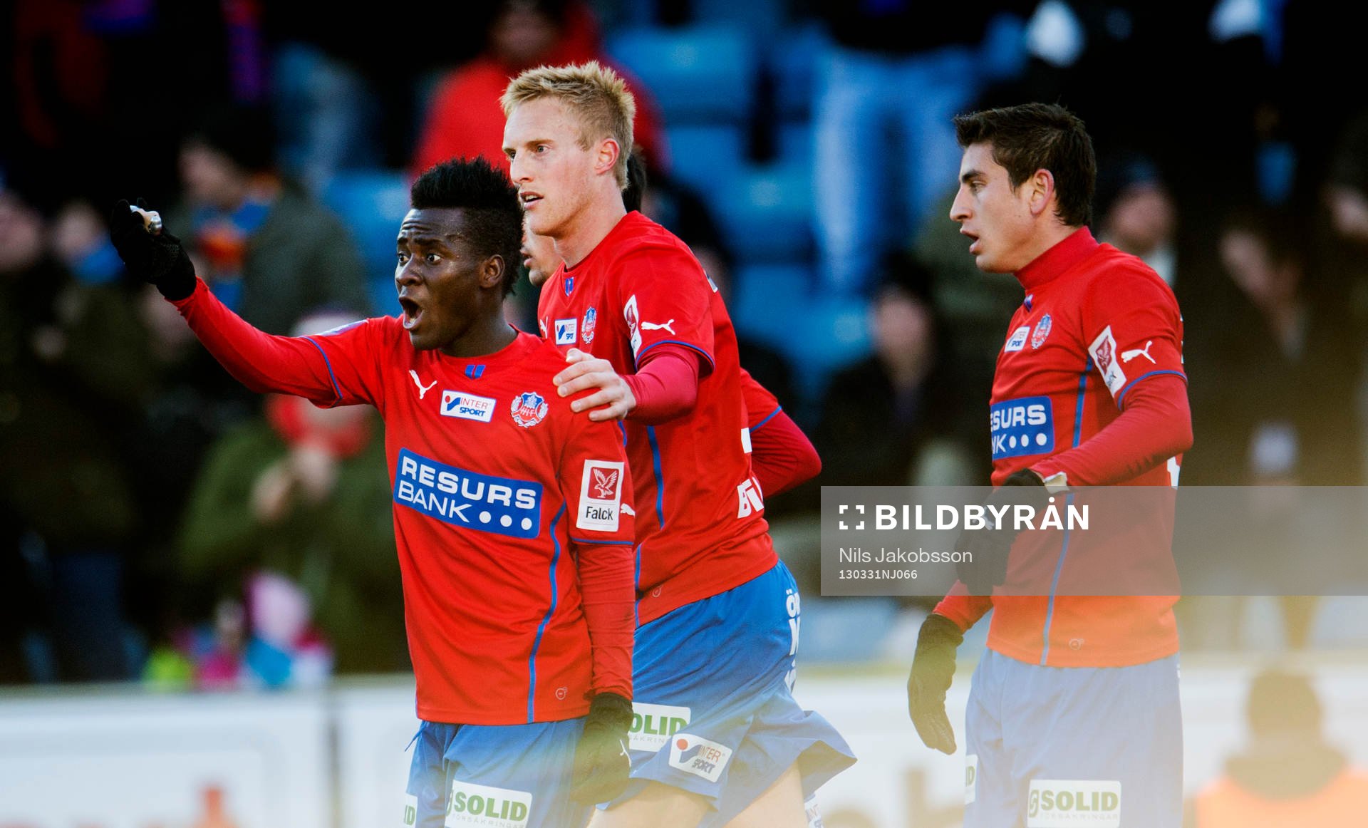 David Accam, Helsingborg, reagerar när han får ett