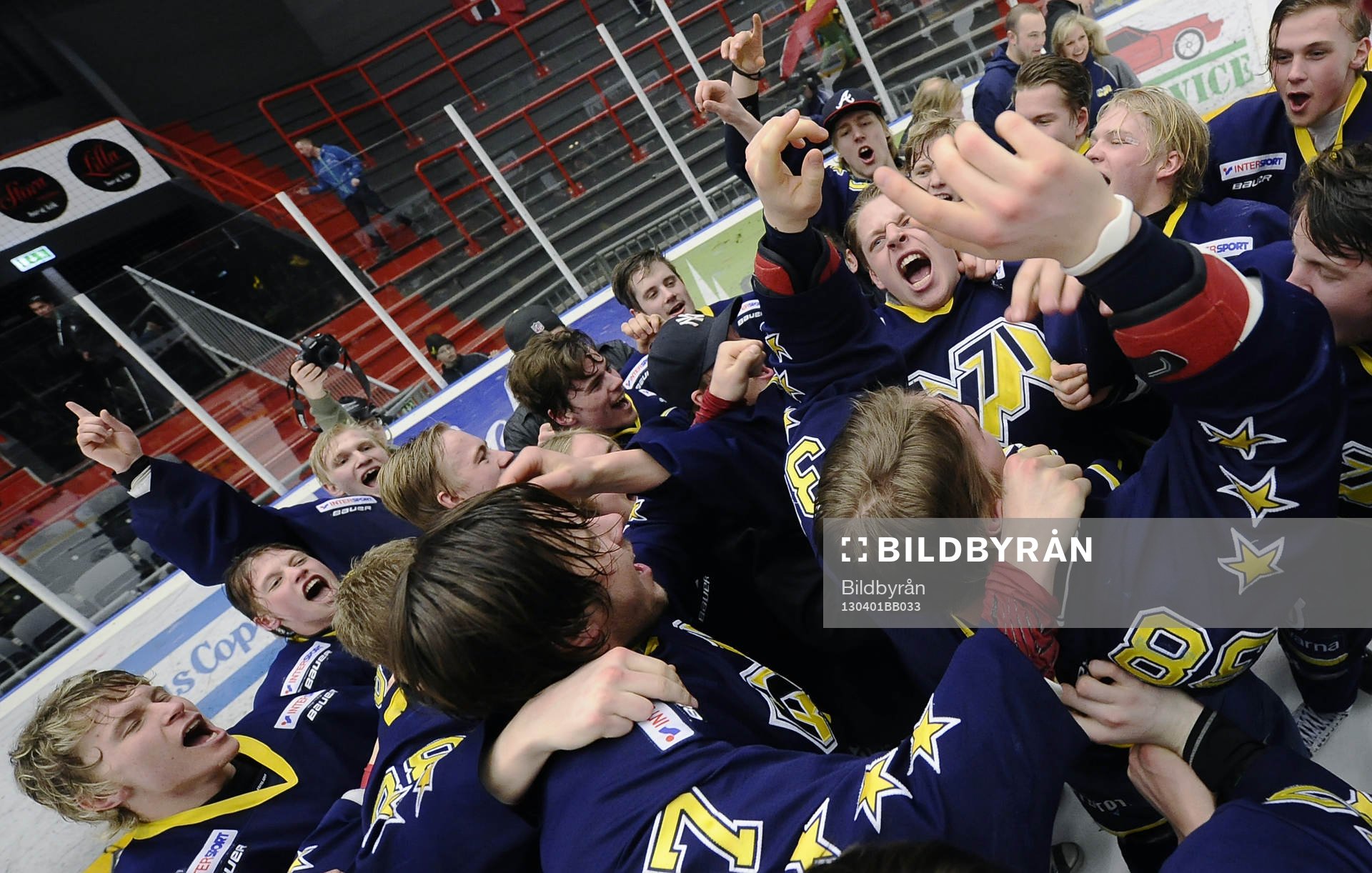Vilt segerfirande för HV71