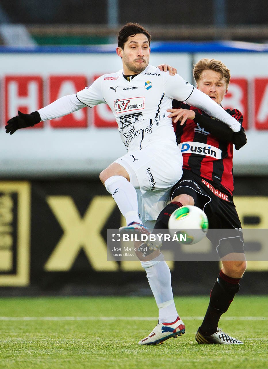 Pablo Pinones Arce, Öster, utmanas av Jacob Une Larsson,