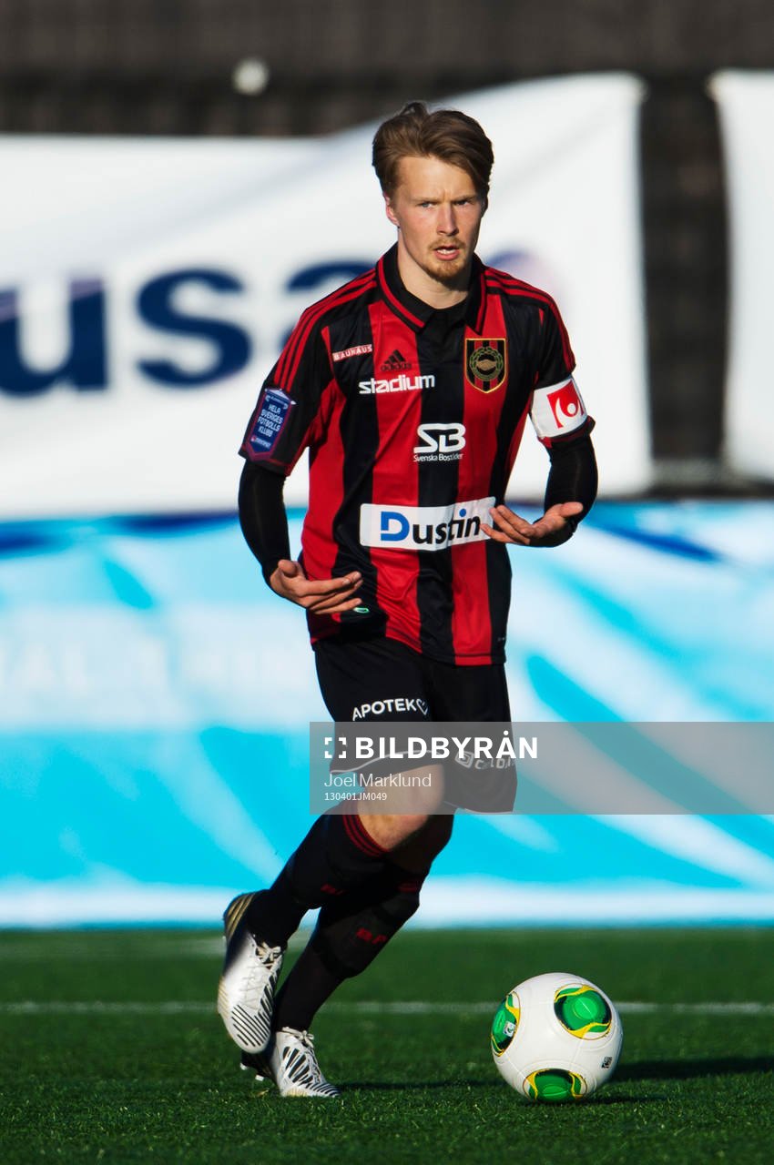 Jacob Une Larsson, Brommapojkarna