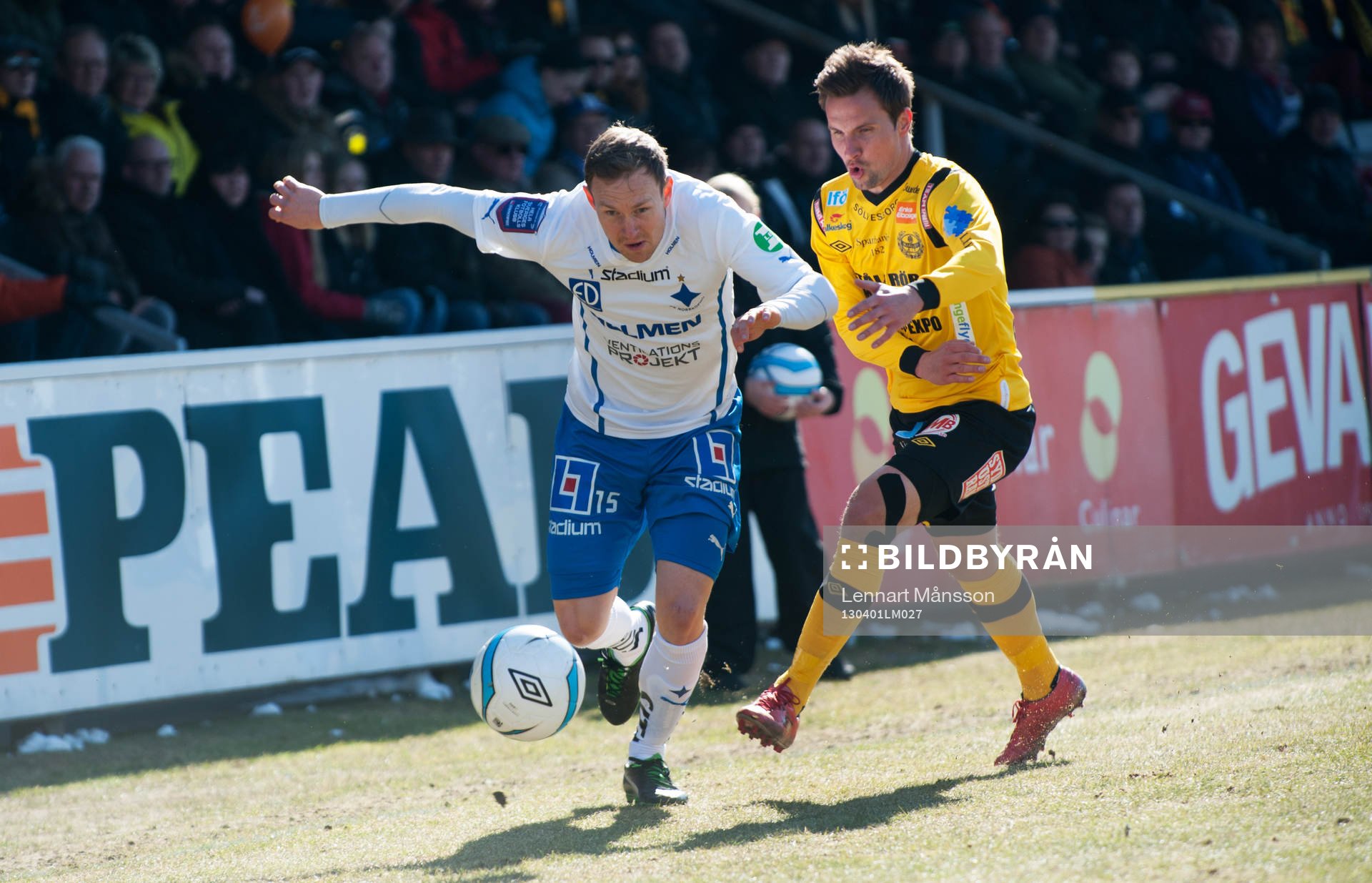 Marcus Falk Olander, Norrköping, tar sig förbi Daniel