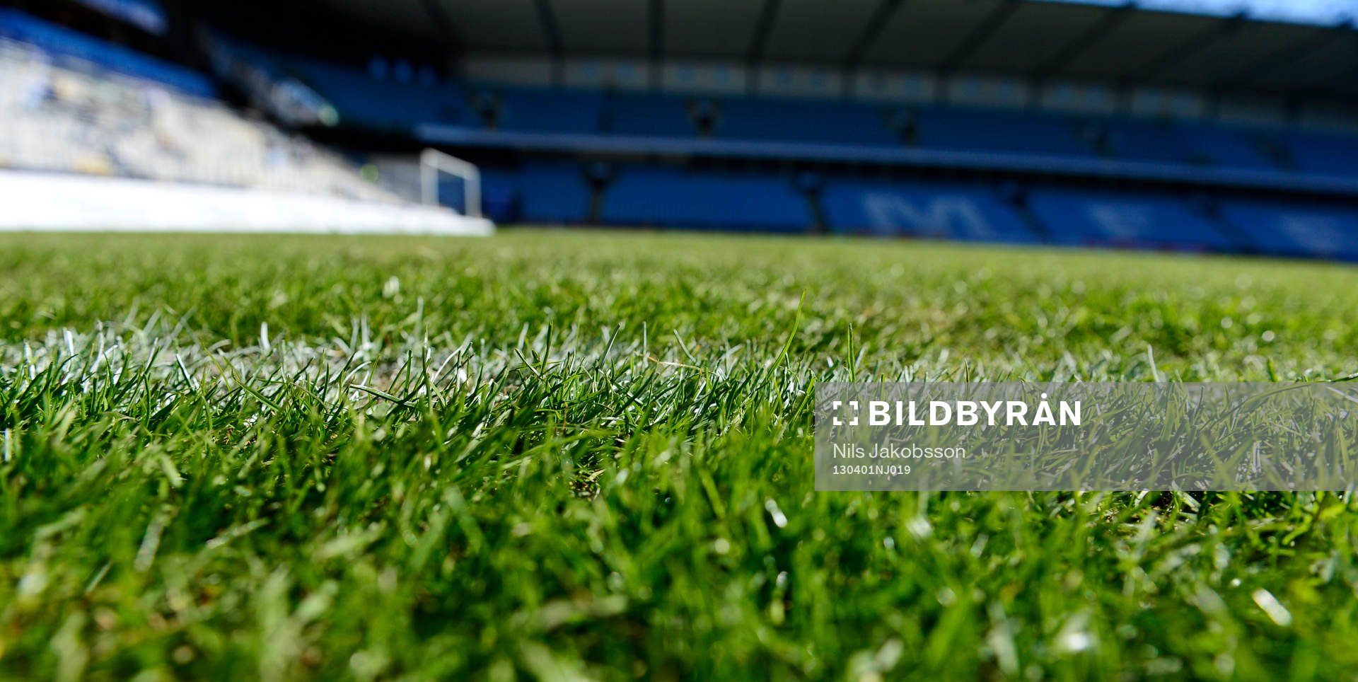 gräset vattnas på Swedbank stadion