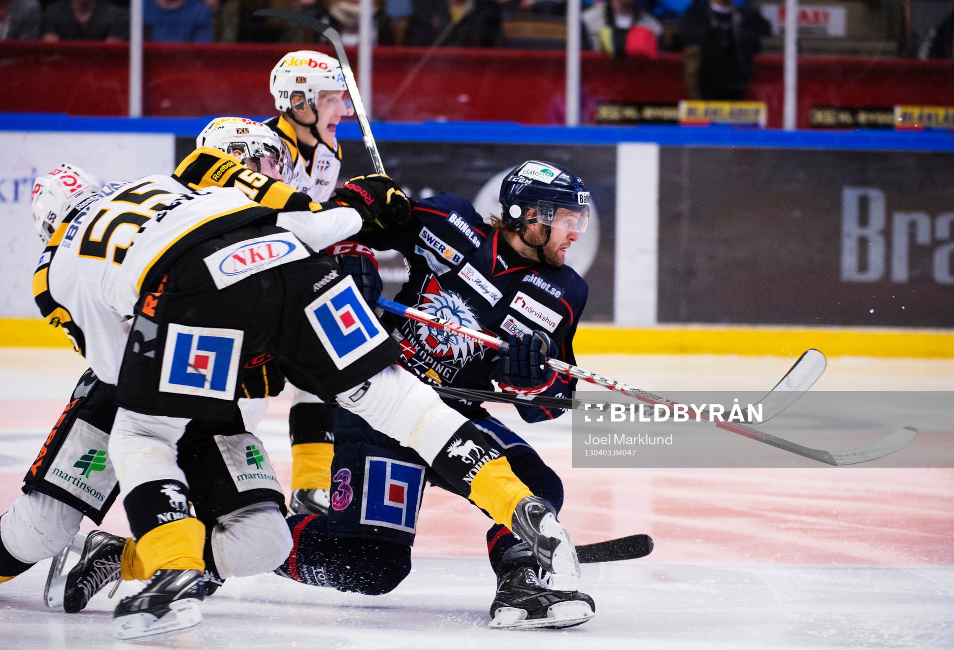 Sebastian Karlsson, Linköping, stoppas av Martin Sevc,