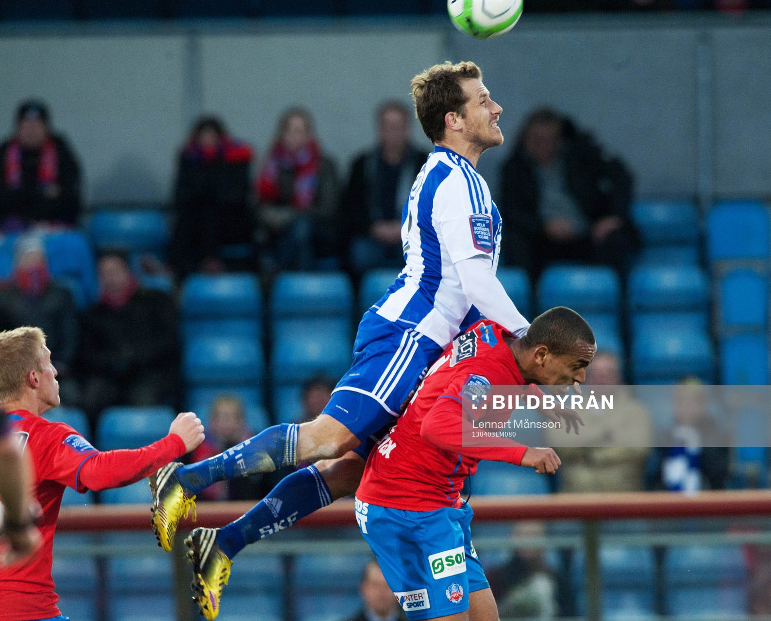 Tobias Hysén, IFK Göteborg, klättrar på Walid Atta,