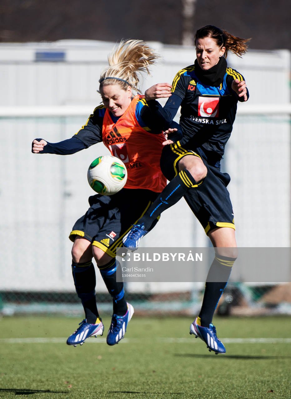 Närkamp mellan Lisa Dahlkvist och Lotta Schelin, Sverige