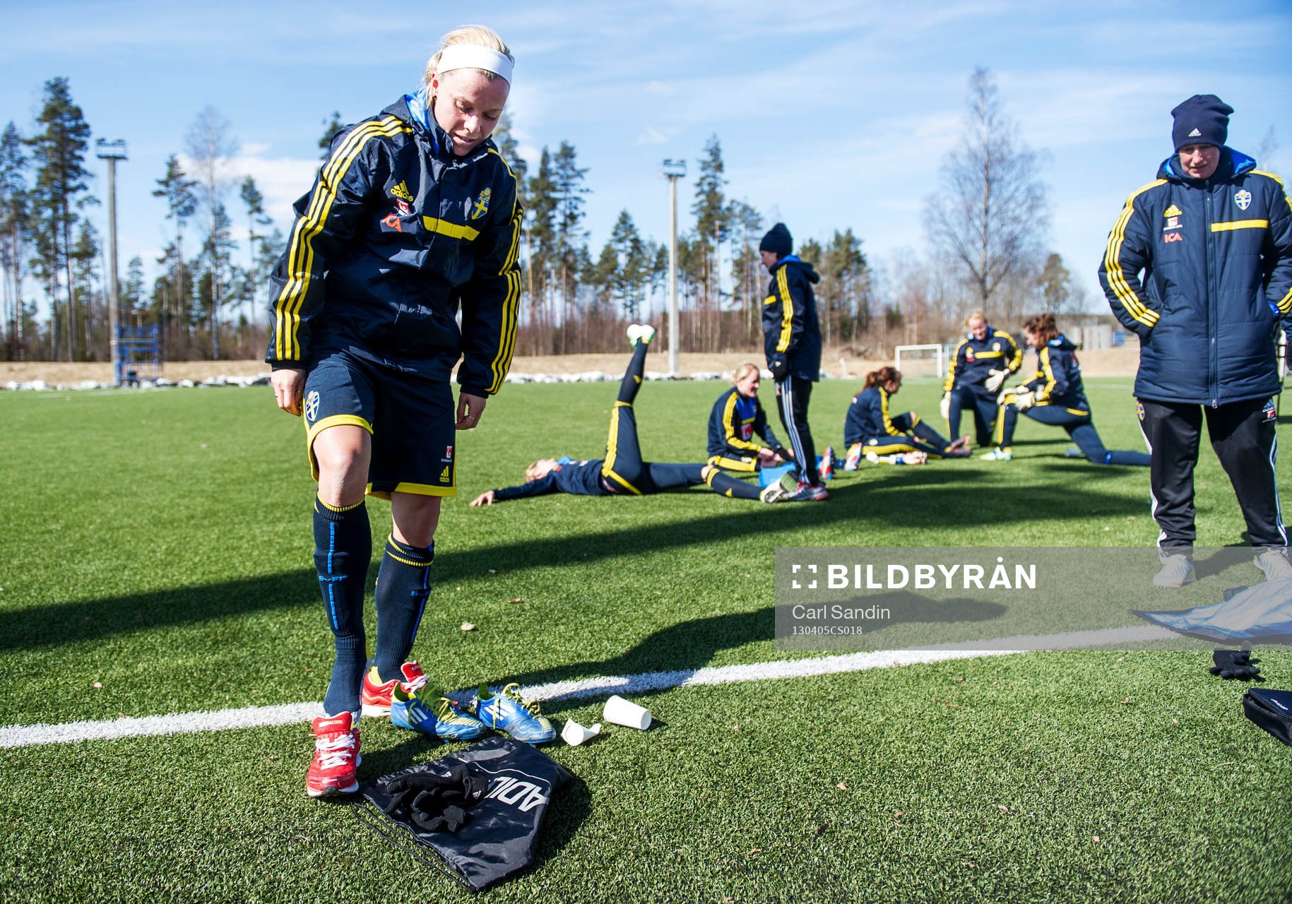 Sara Thunebro, Sverige, byter skor