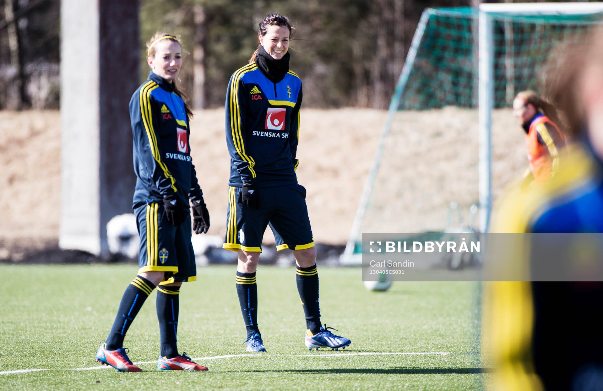 Kosovare Asllani och Lotta Schelin, Sverige