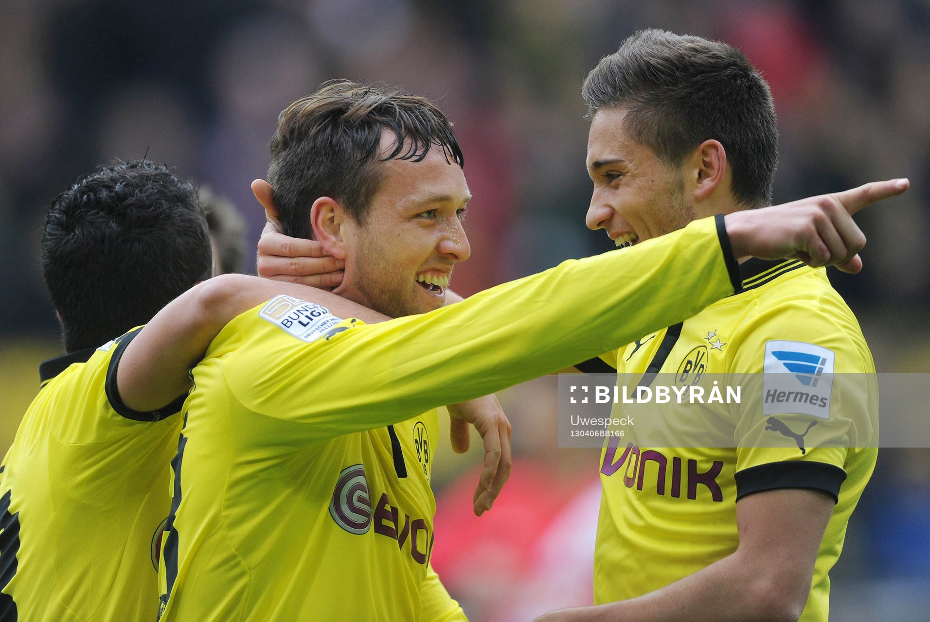 0 Jubel v.l. Nuri Sahin, Torschuetze Julian Schieber,