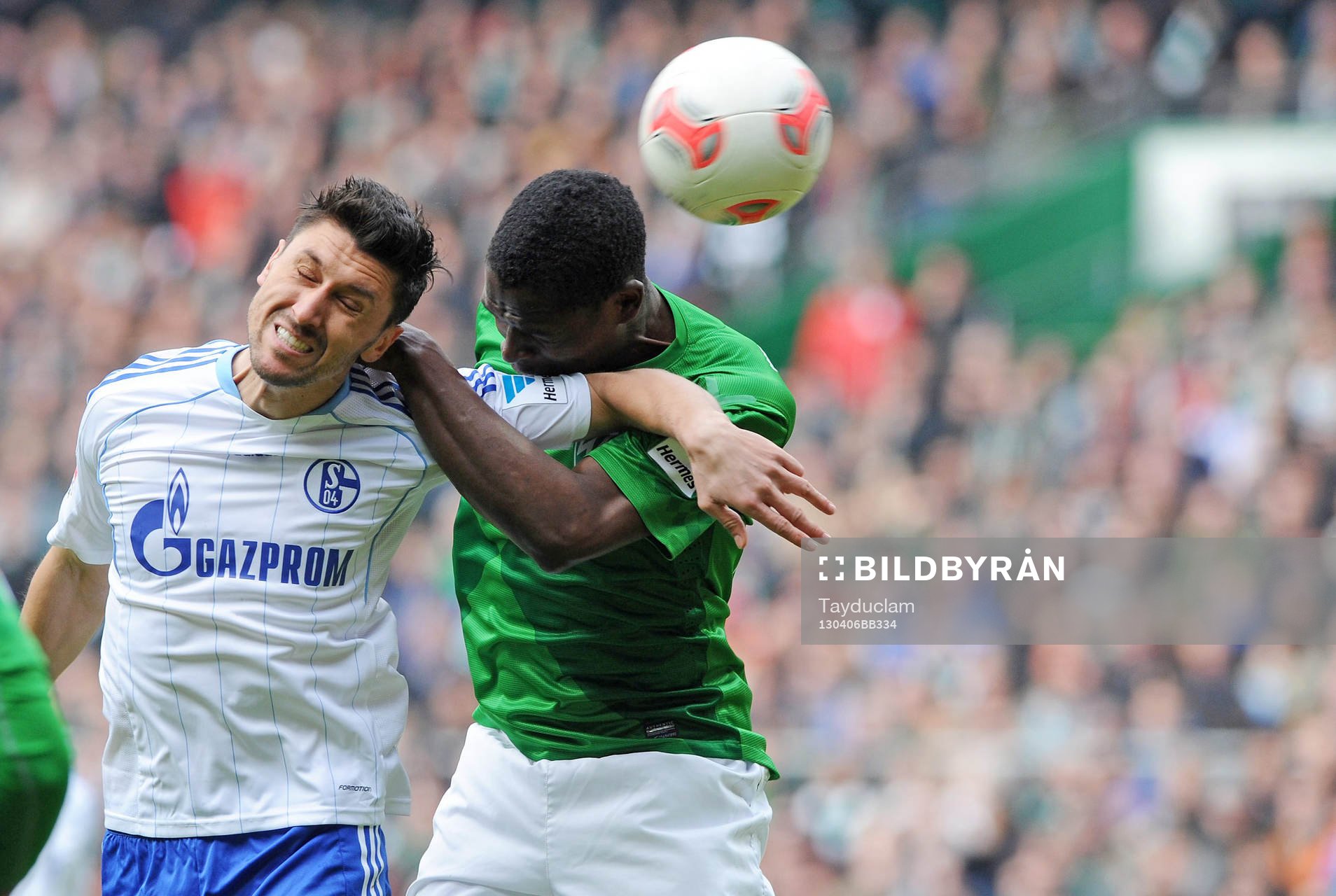 v.l. Ciprian Marica, Assani Lukimya (Bremen)