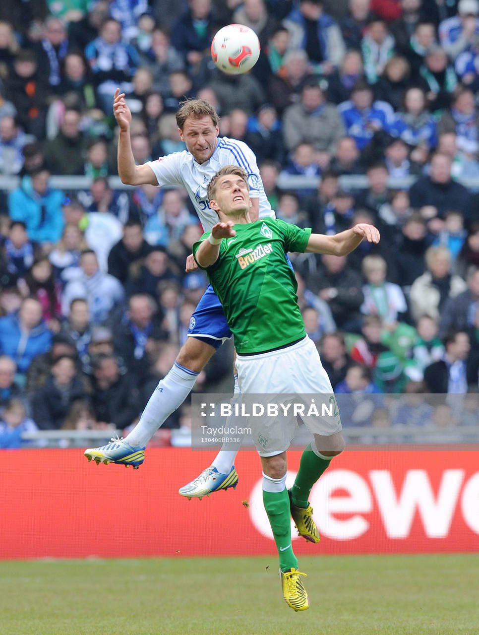 v.l. Benedikt Hoewedes, Nils Petersen (Bremen)