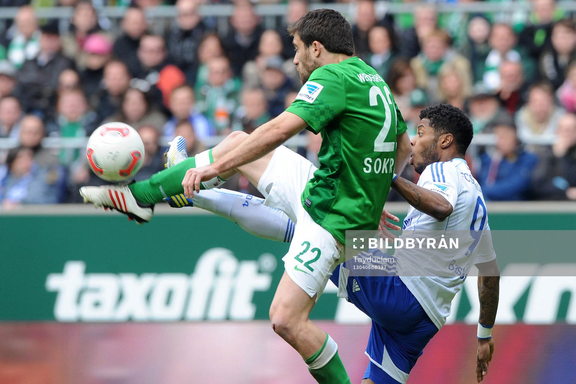 v.l. Sokratis Papastathopoulos, Michel Bastos (Schalke)