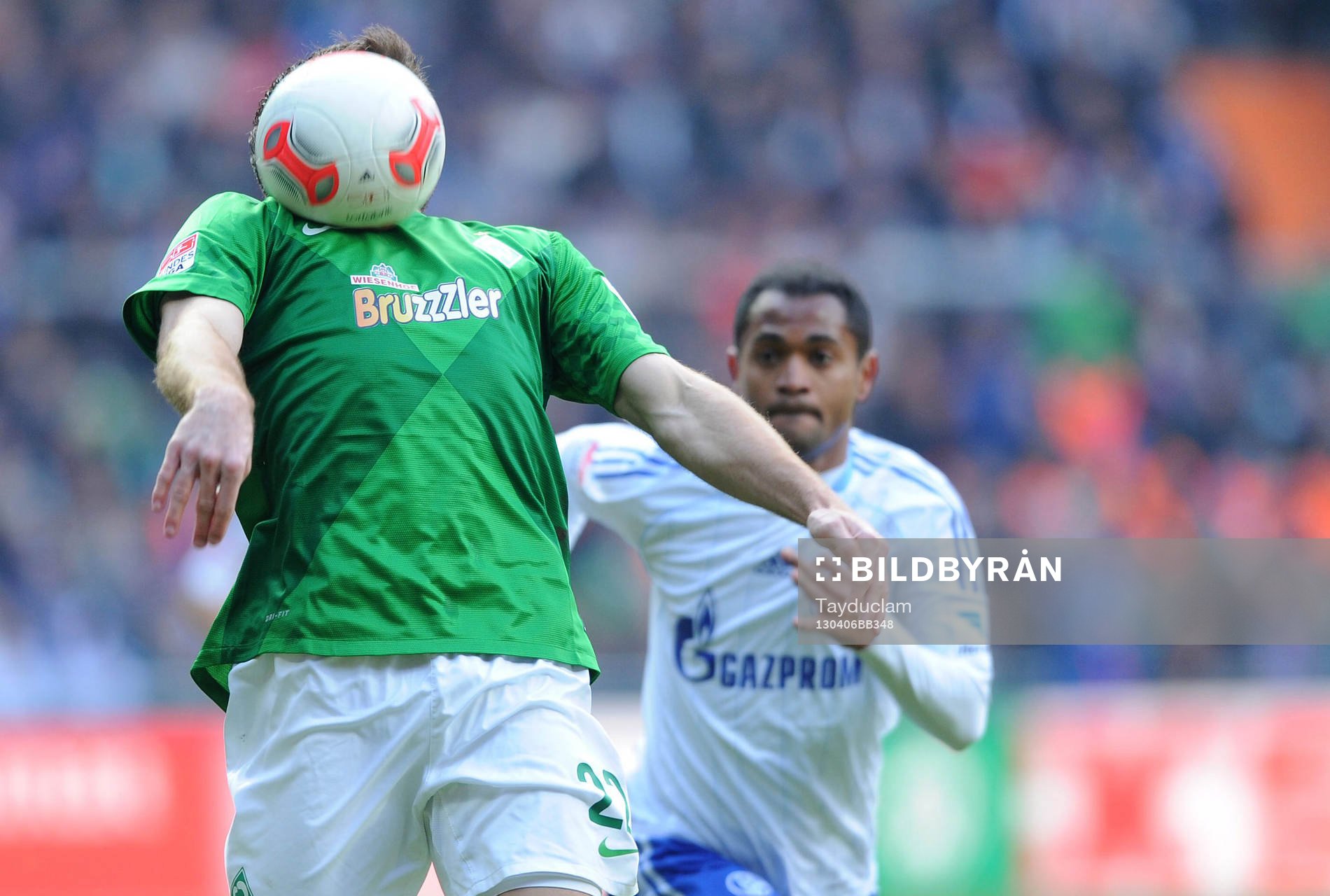 v.l. Sokratis Papastathopoulos, Raffael (Schalke)