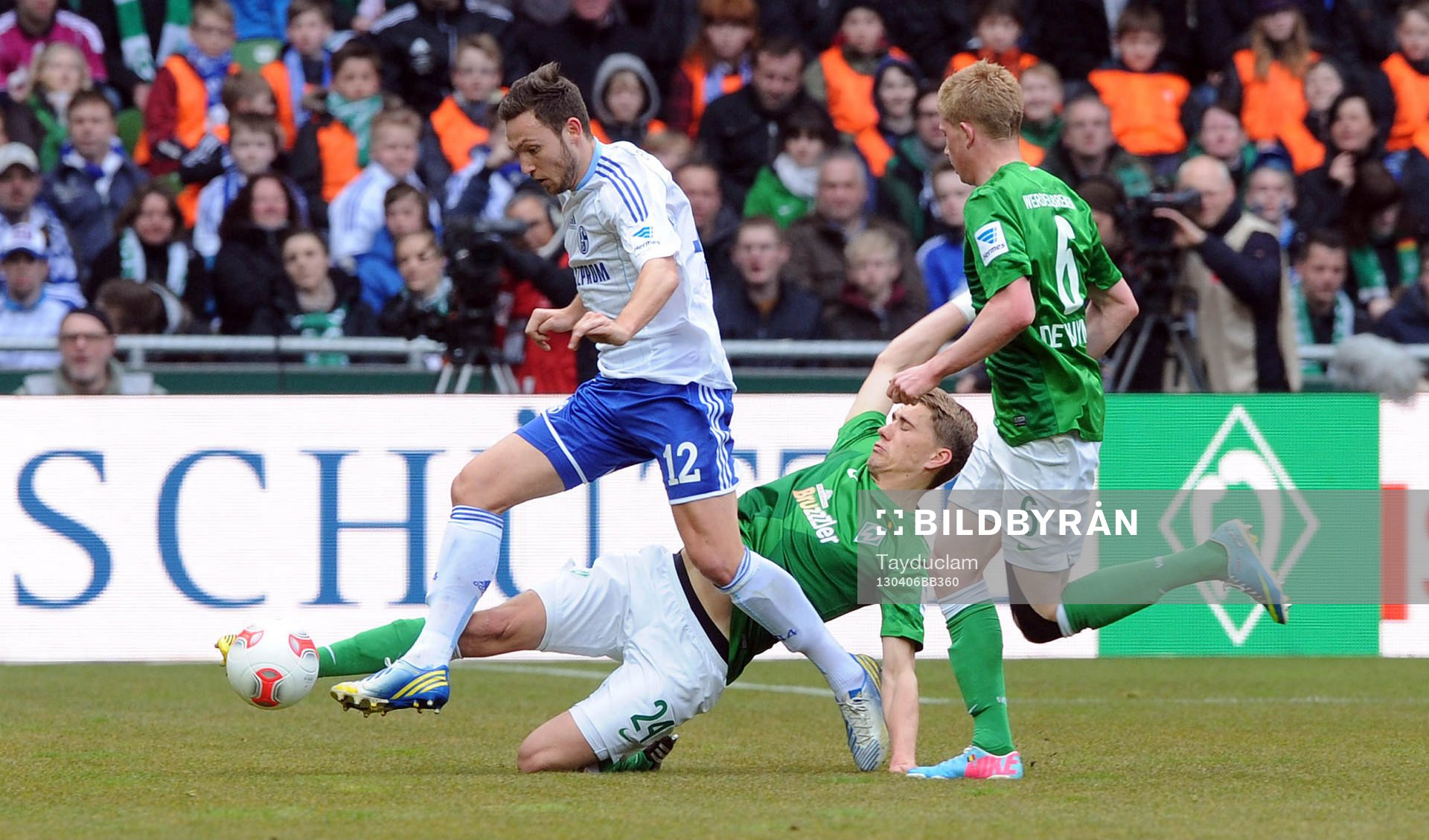  v.l. Marco Hoeger (Schalke), Nils Petersen, Kevin de Bruyne 
