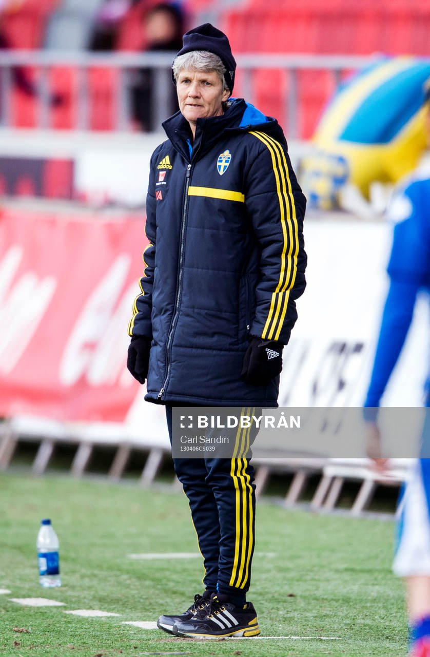 Pia Sundhage, förbundskapten, Sverige