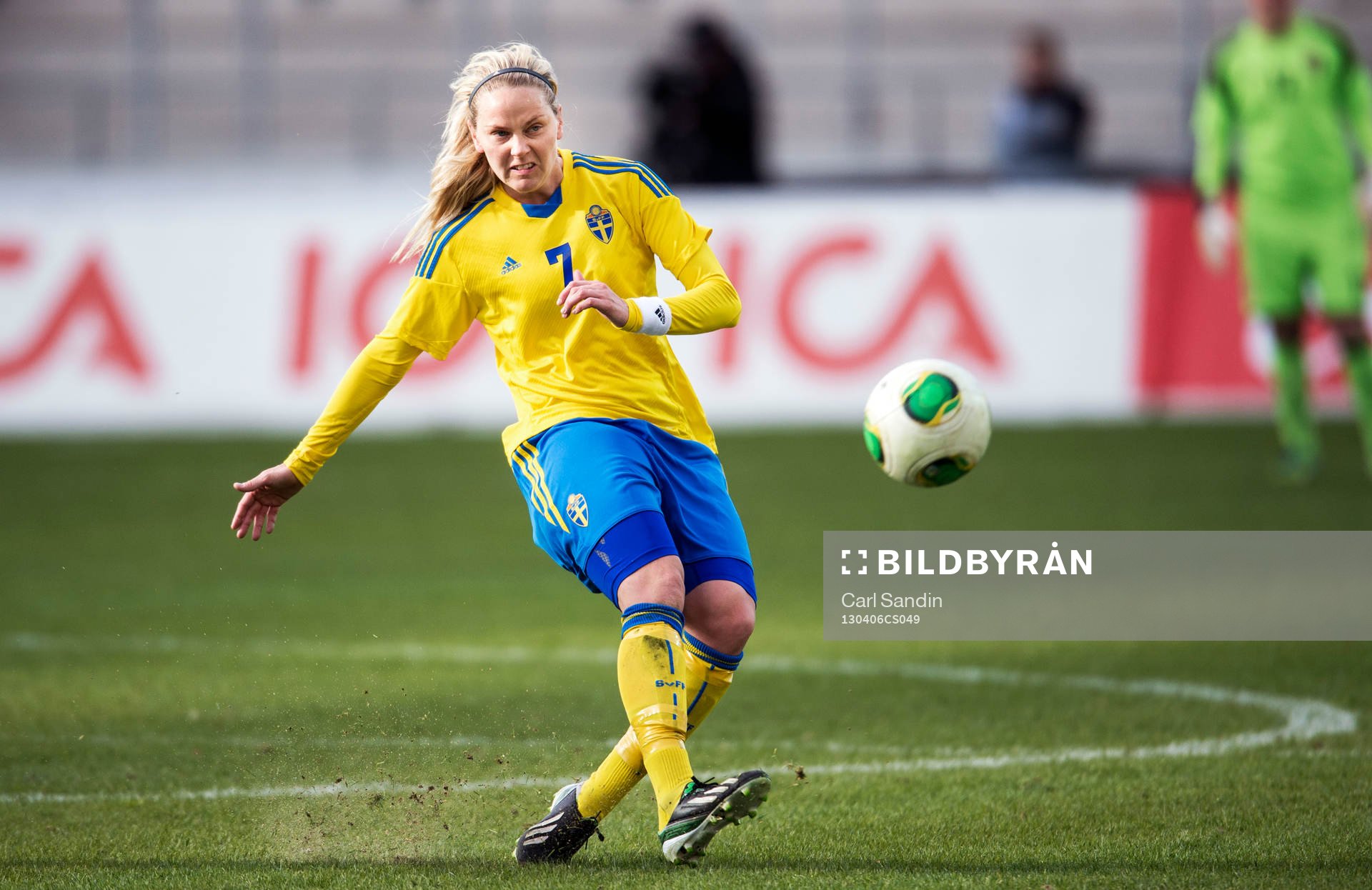 Lisa Dahlkvist, Sverige