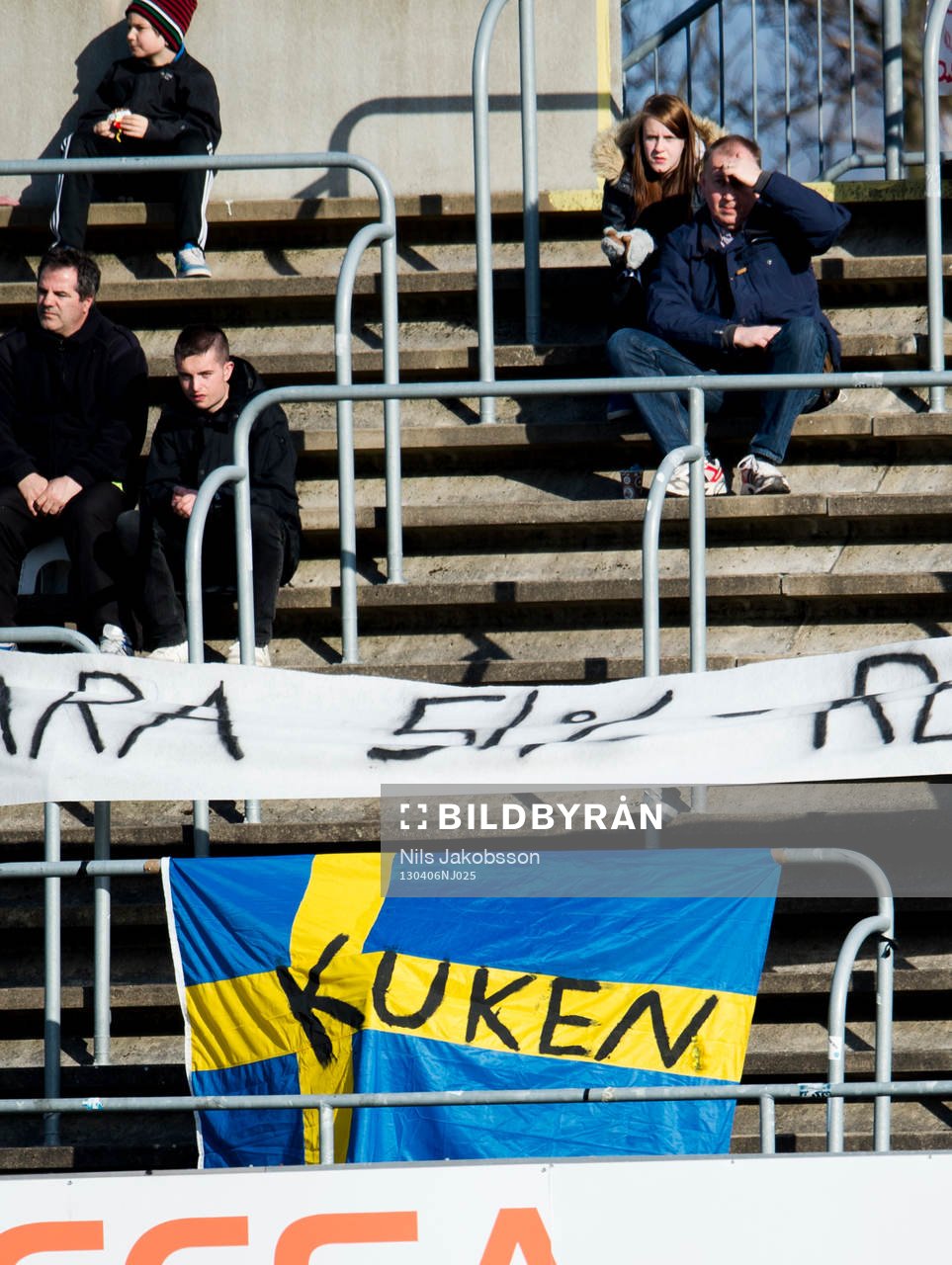 fansen hos Degerfors hedrar
