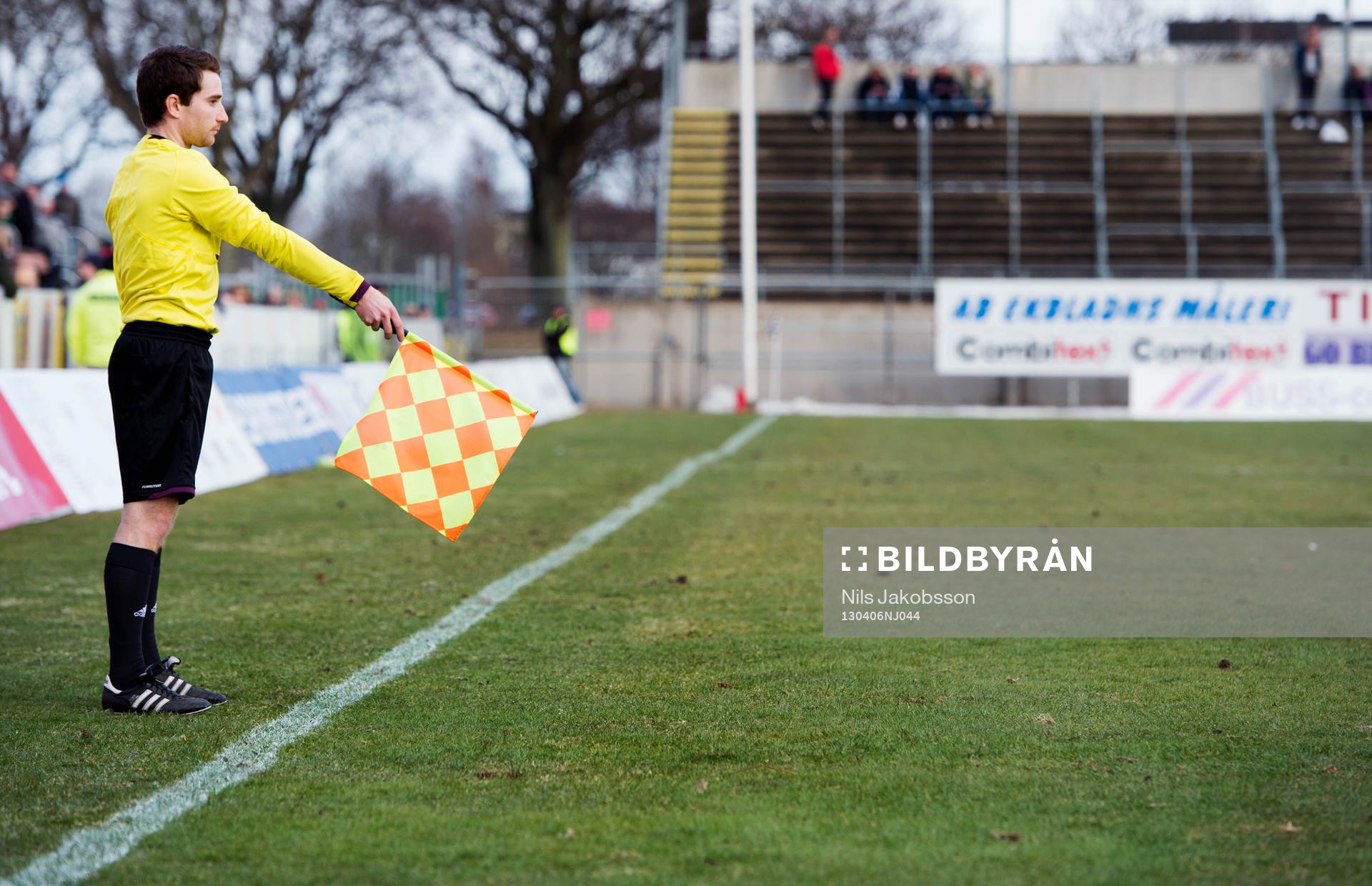 linjemannen vinkar offside