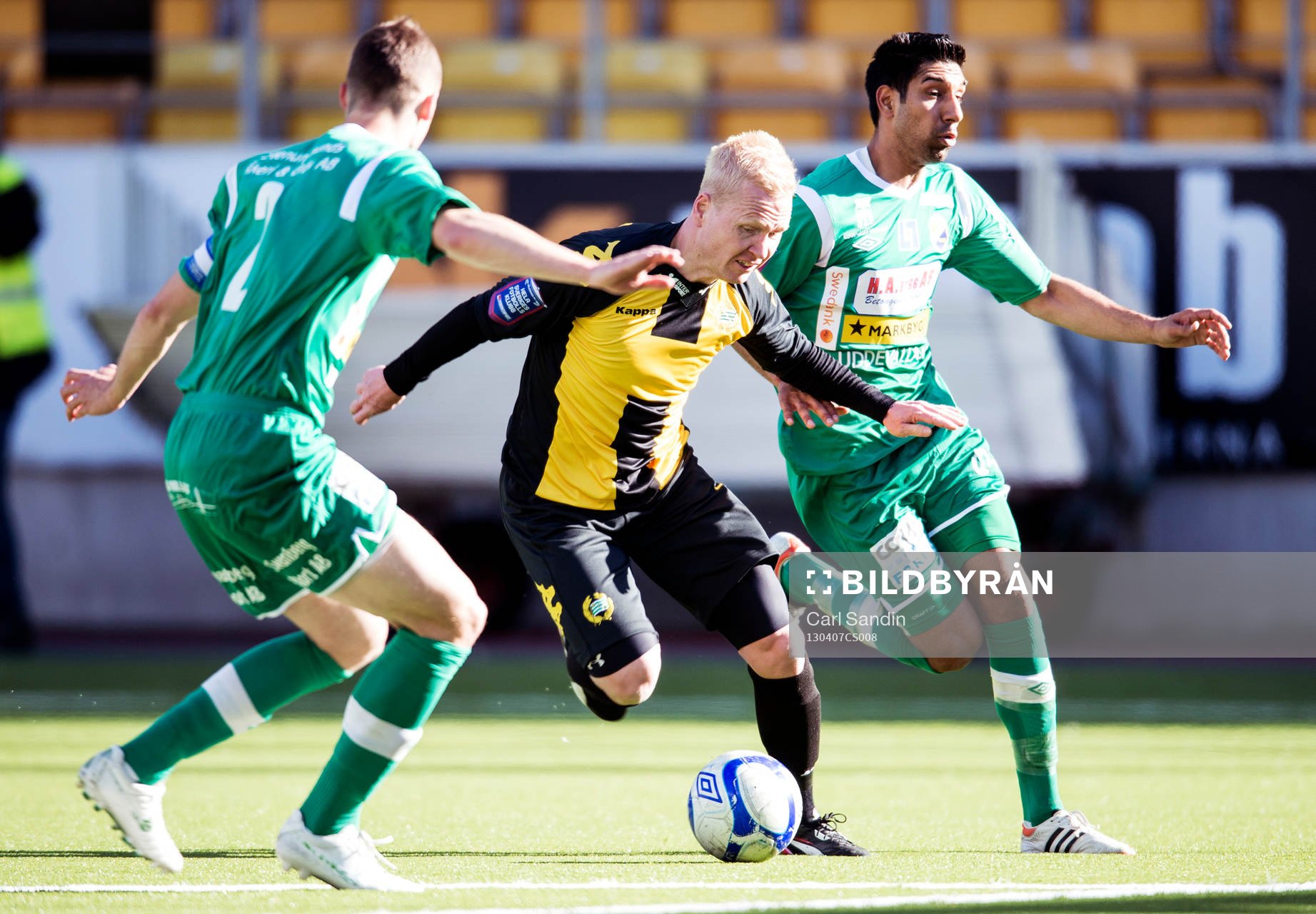 Mattias Adelstam, Hammarby, jagas av Sandeep Mankoo,