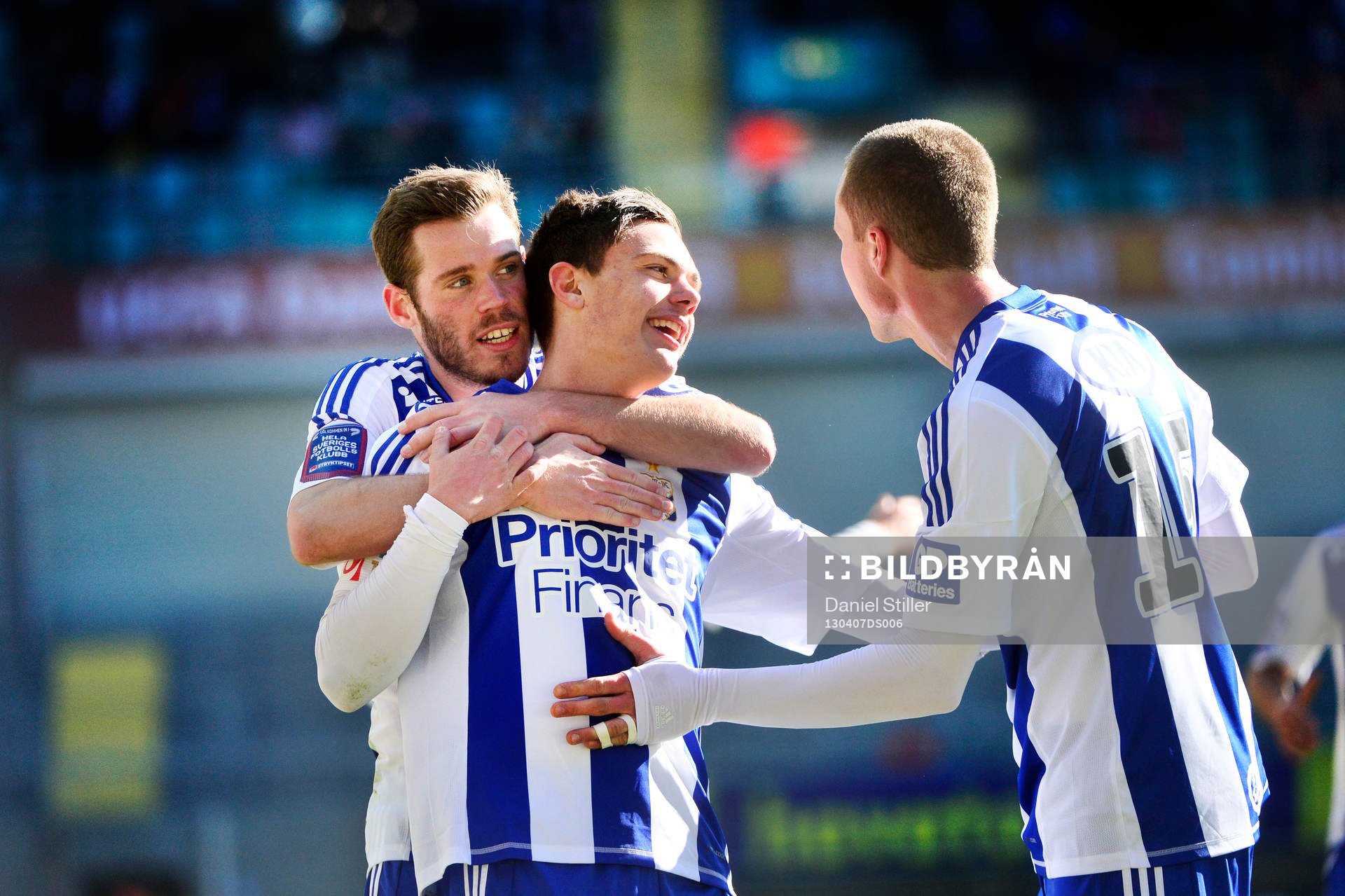 David Moberg Karlsson, IFK Göteborg omfamnas av Emil