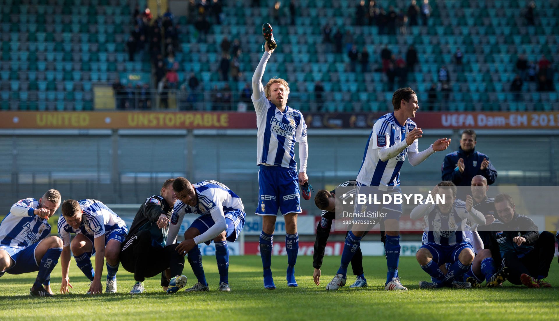 IFK Göteborg och Adam Johansson tackar publiken