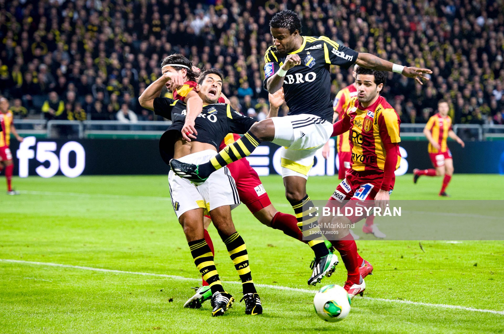 Celso Borges, AIK dras ned och Kennedy Igboananike, AIK