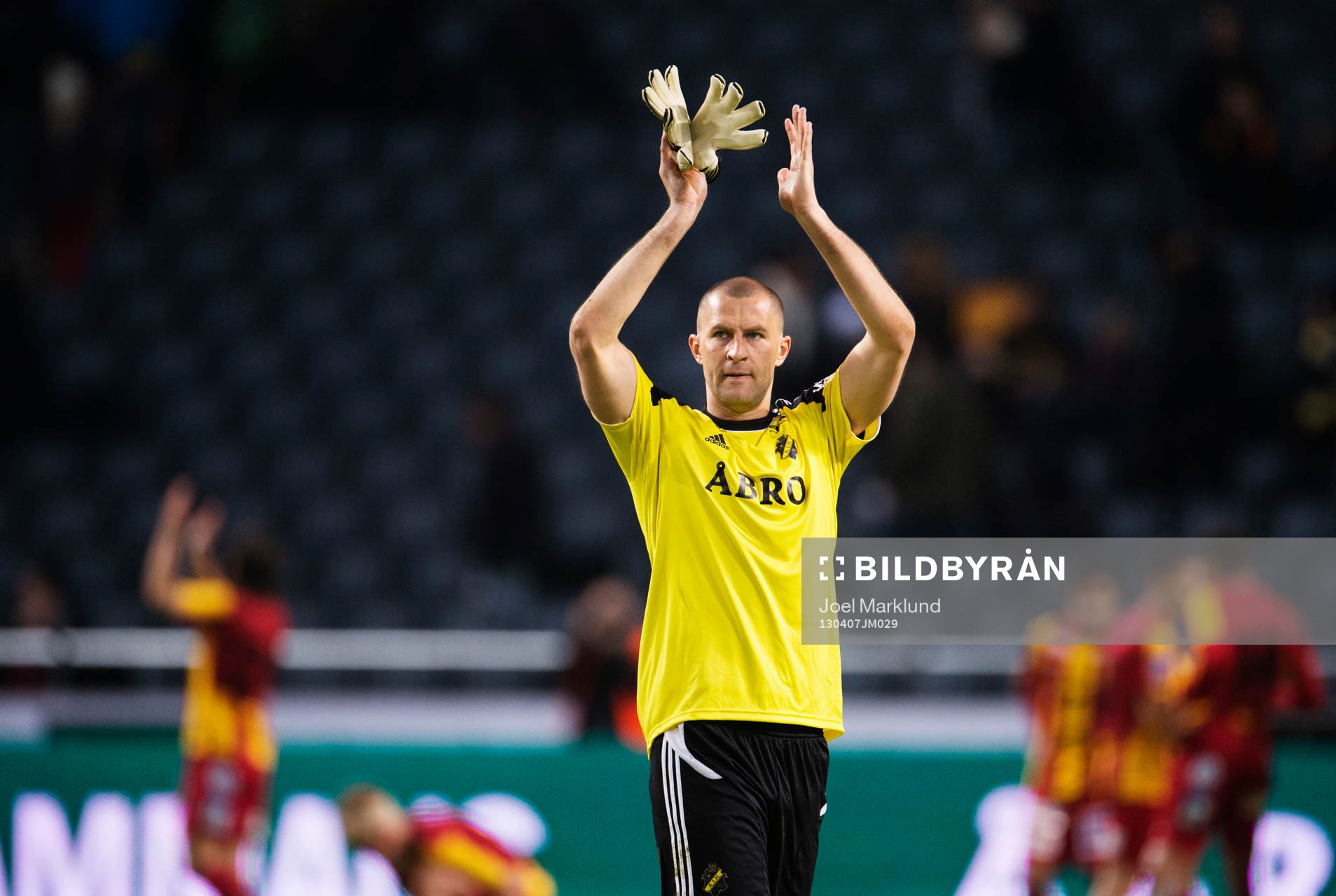Ivan Turina, målvakt, AIK, tackar publiken