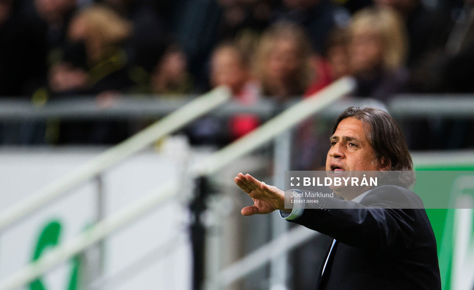 Fotboll, Allsvenskan, AIK - Syrianska: Özcan Melkemichel, tränare Syrianska.