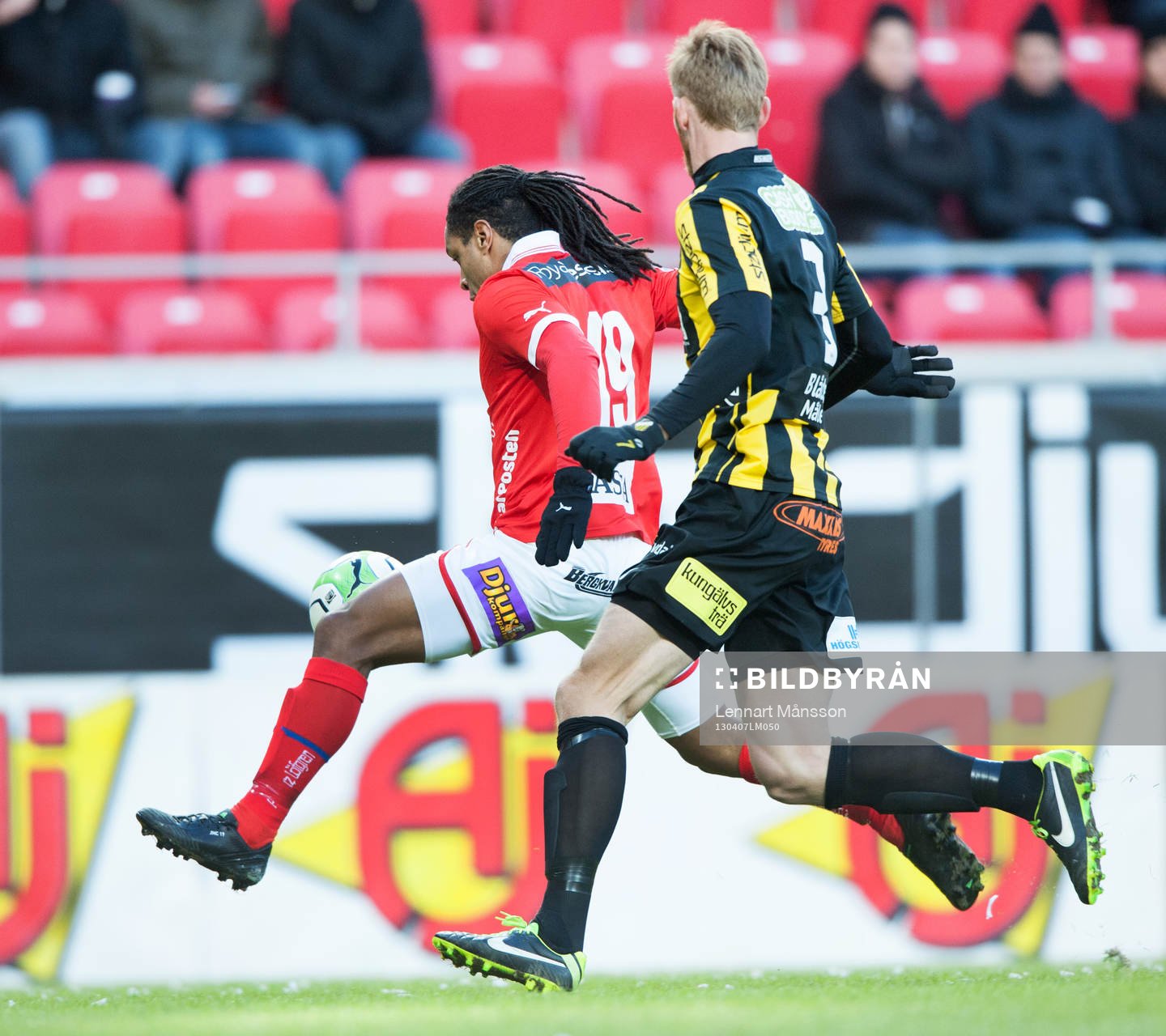 Jonathan McDonald, Kalmar, jagas av Fredrik Björck, Häcken