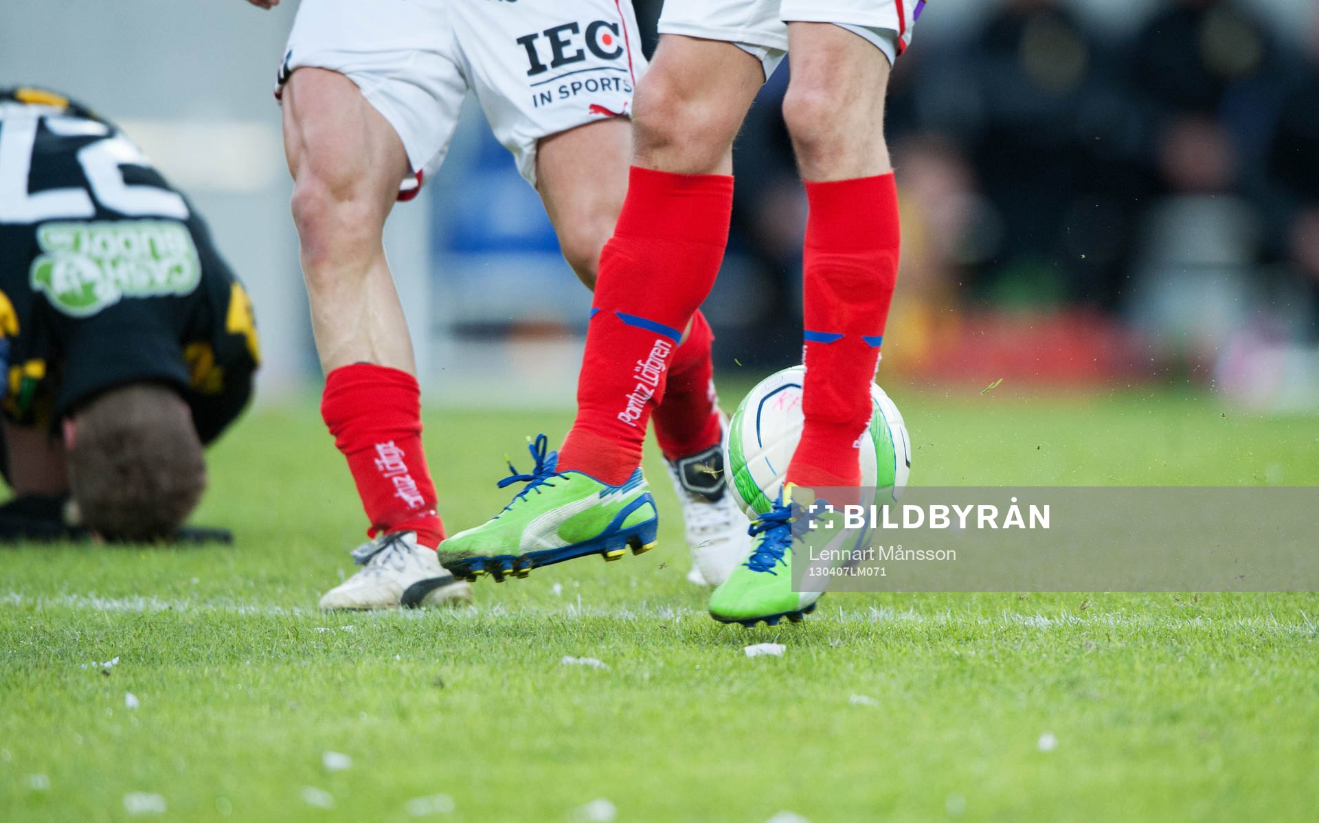 Frispark, Häcken-spelare får frispark, fotbollsskor,