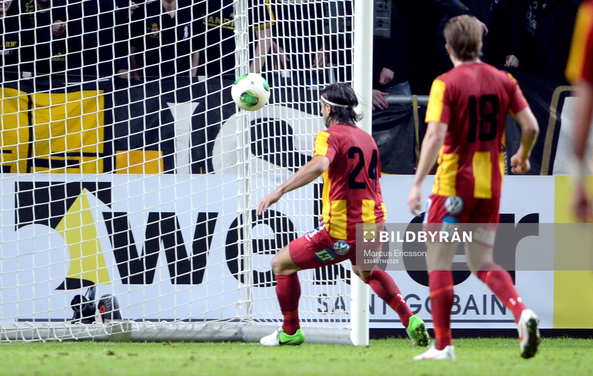 Haris Skenderovic, Syrianska rensar undan bollen på