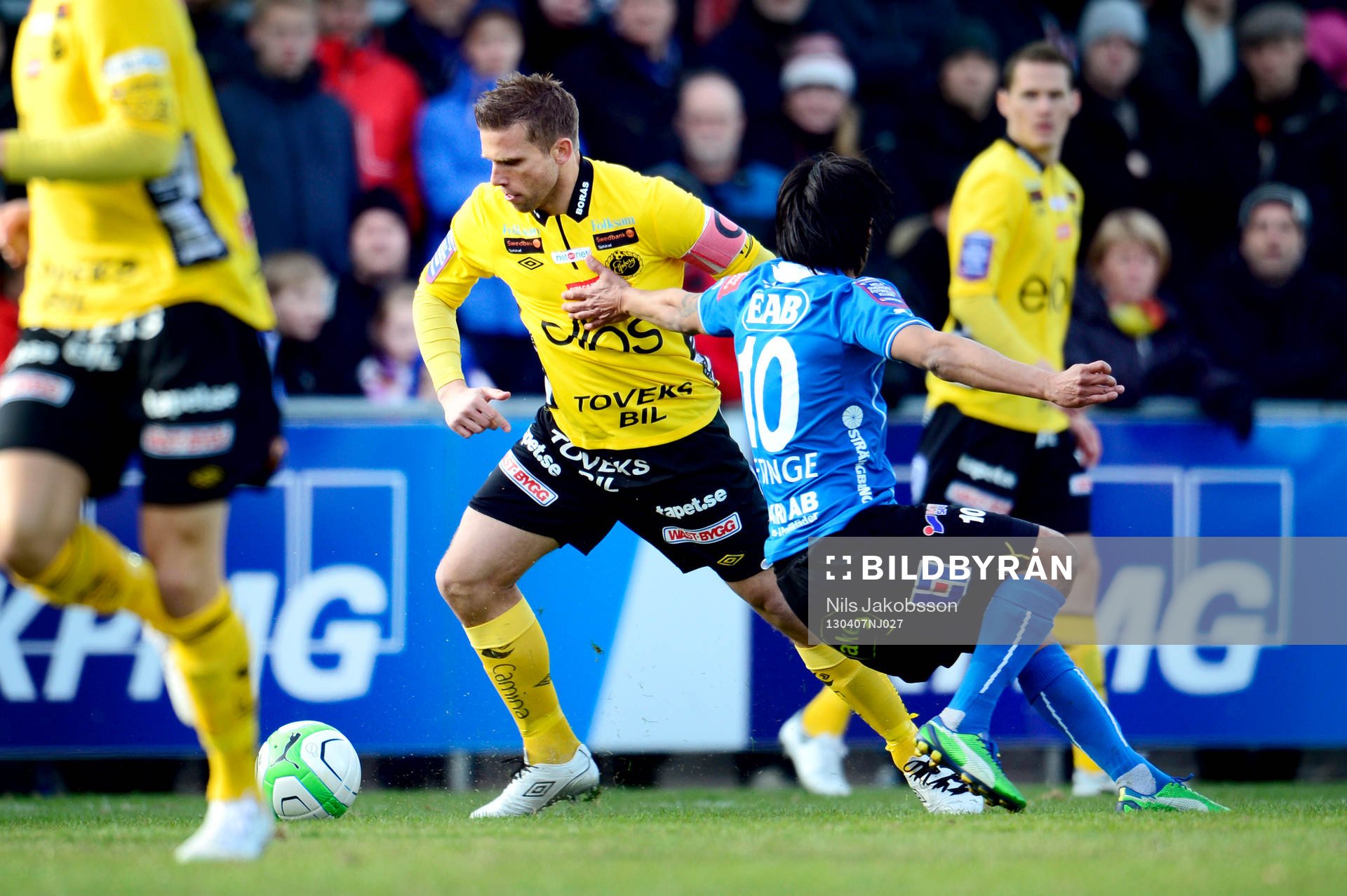 Antonio Rojas, Halmstad försöker stoppa Anders Svensson,