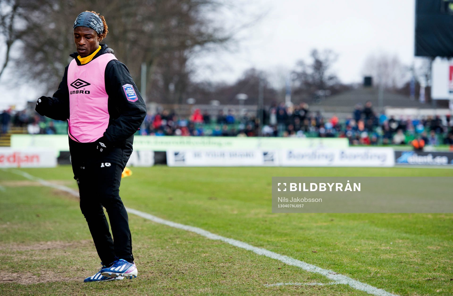 Mohamed Bangura, Elfsborg, börjar på bänken och värmer